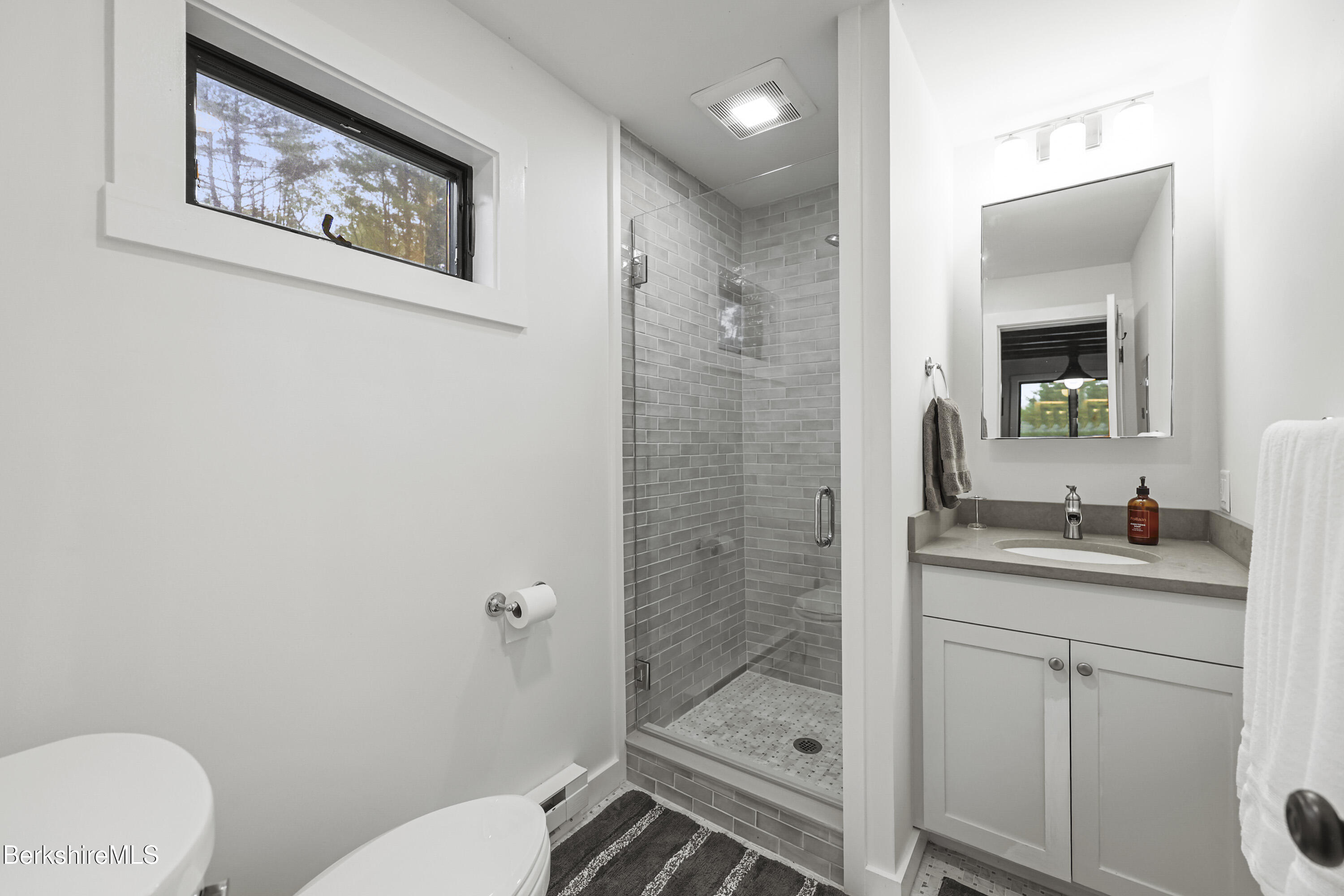 327 Chester Rd