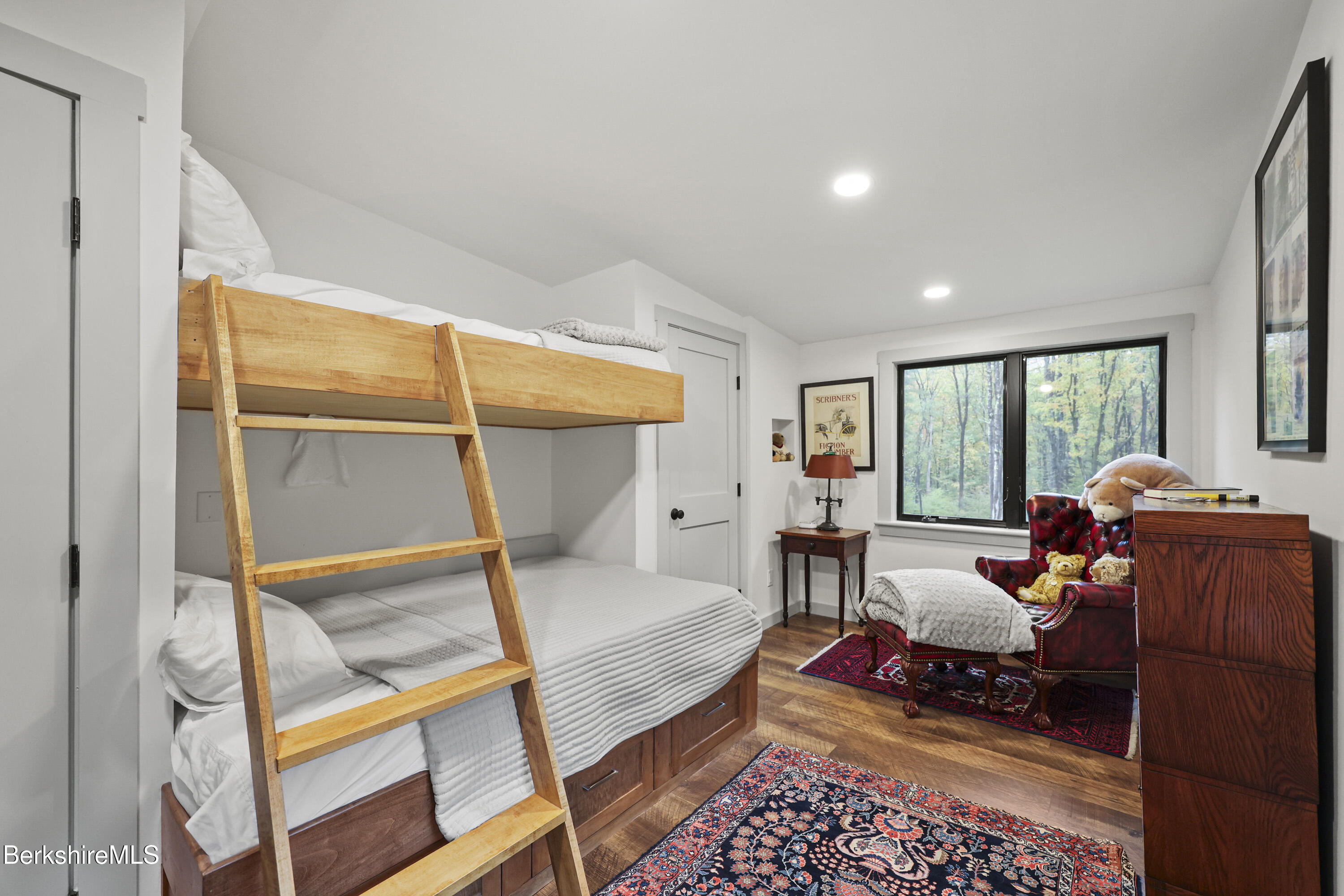 327 Chester Rd
