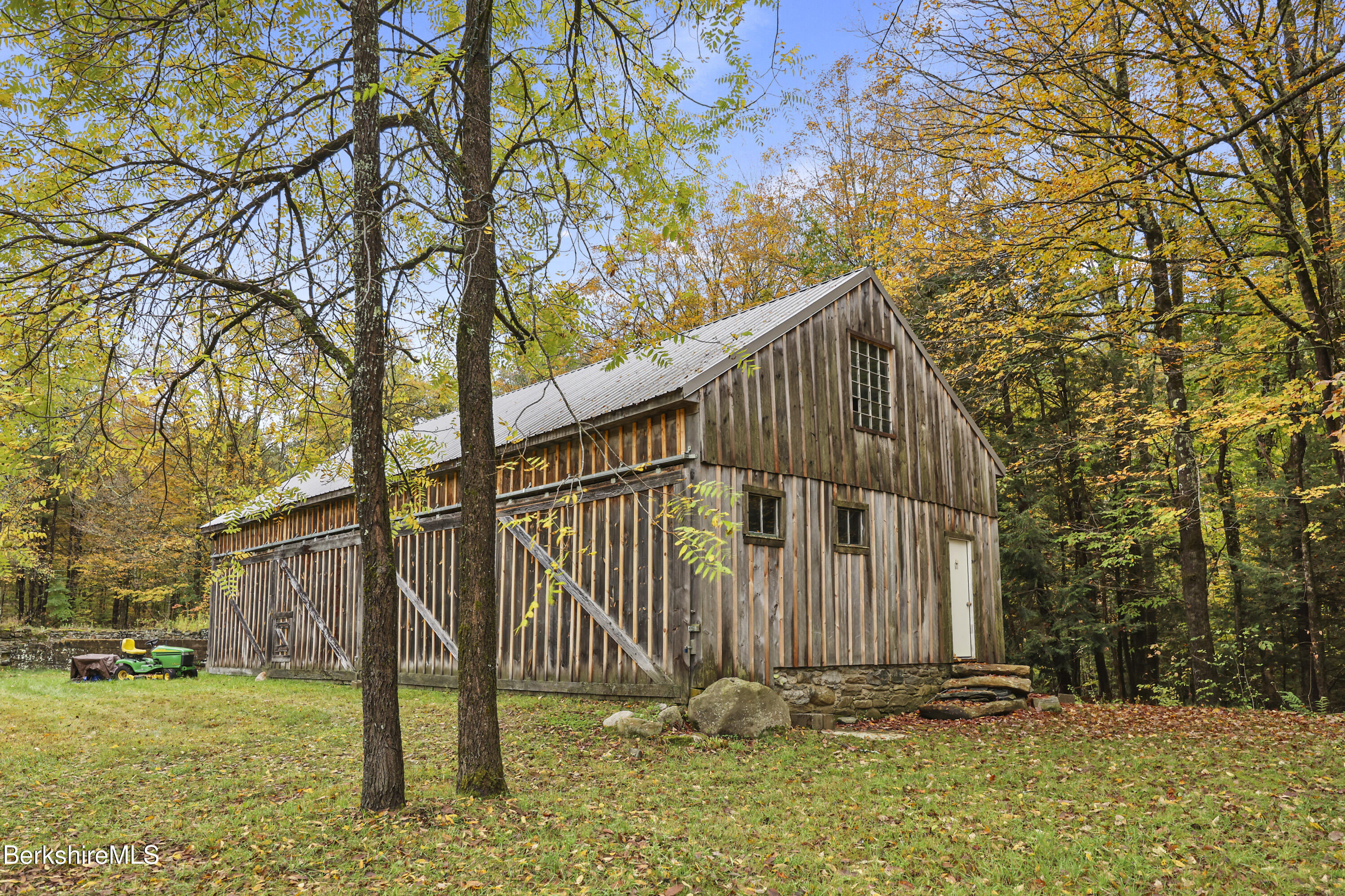 327 Chester Rd
