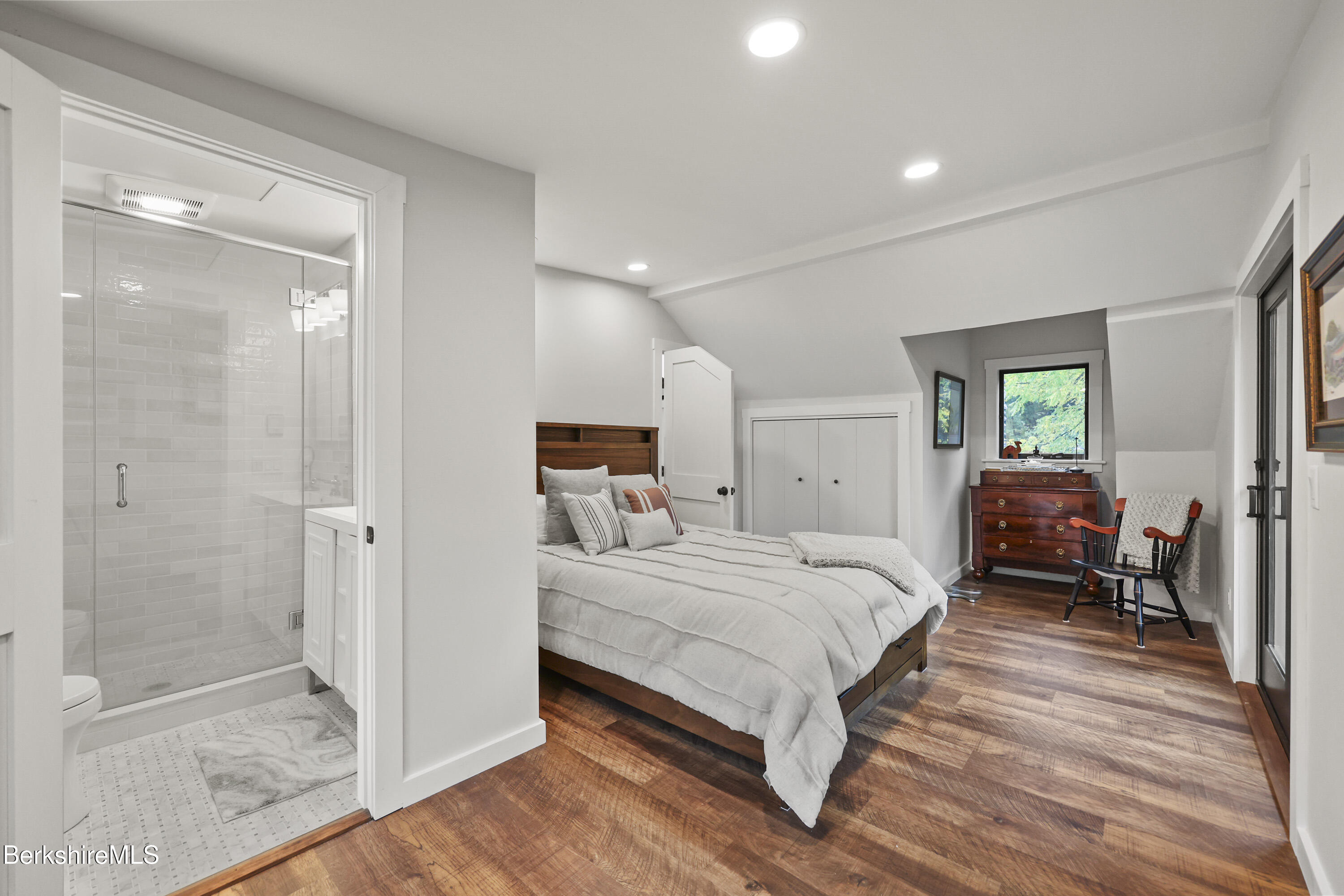 327 Chester Rd