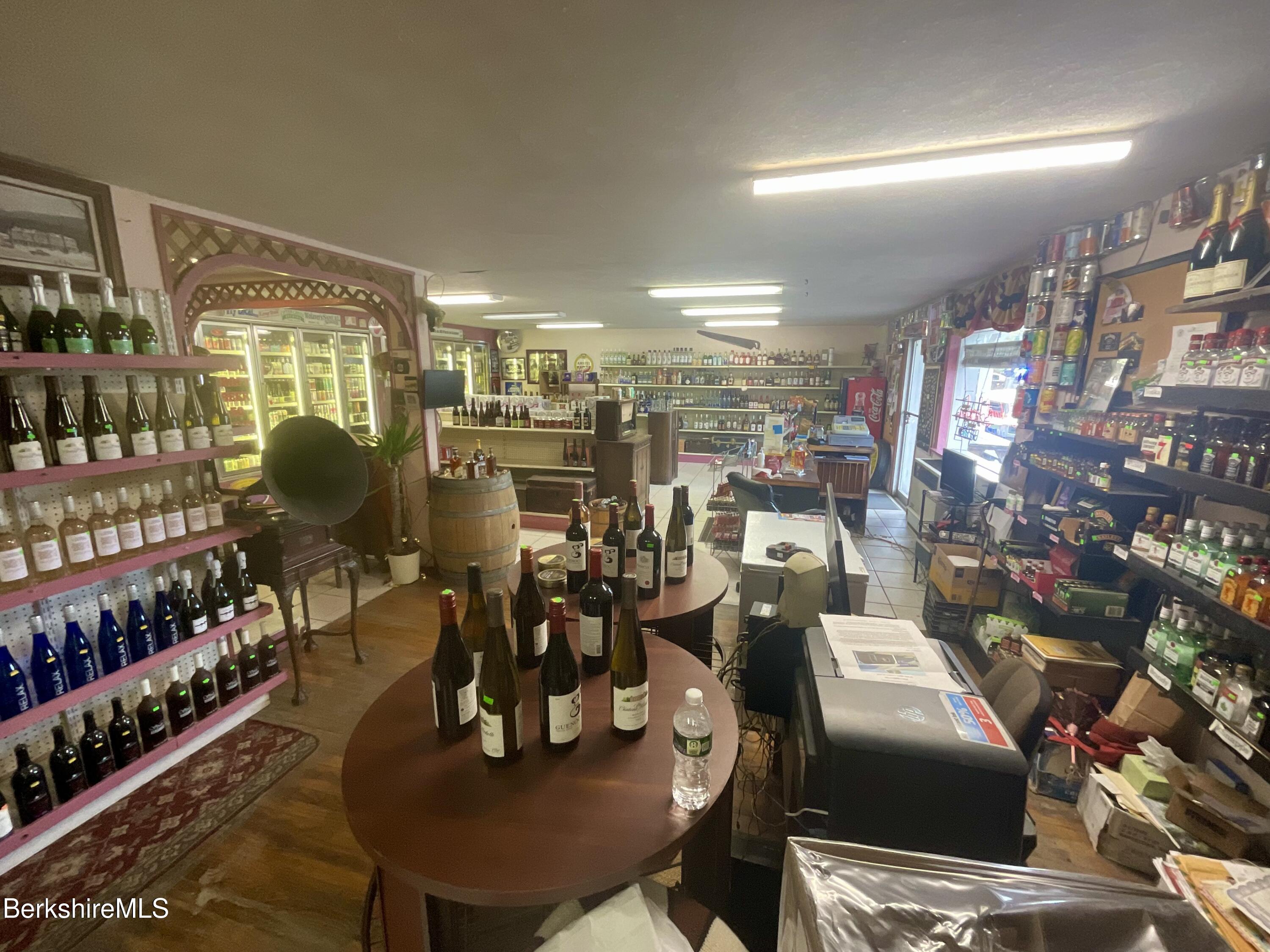 731 Main St, Lanesborough