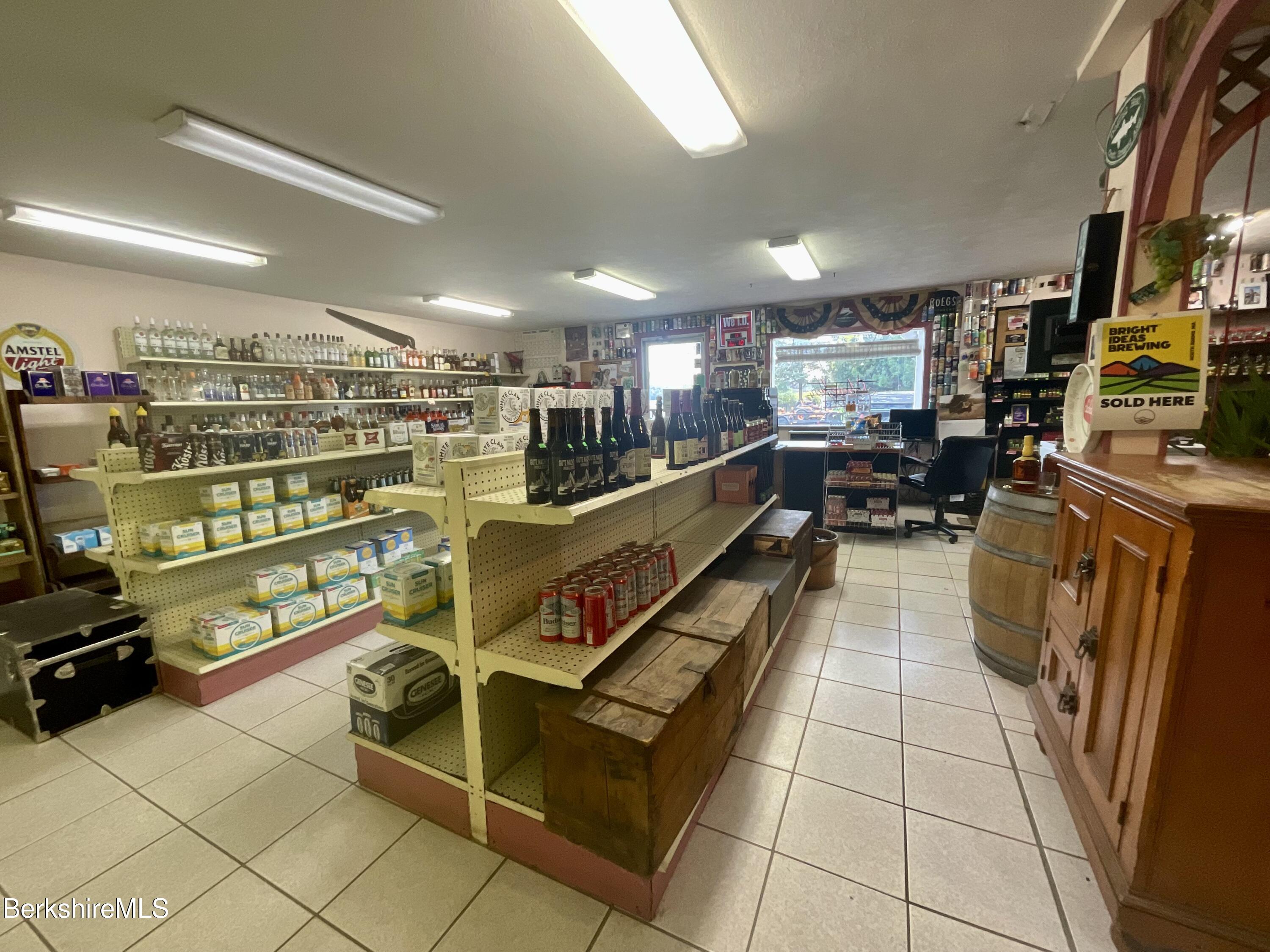 731 Main St, Lanesborough