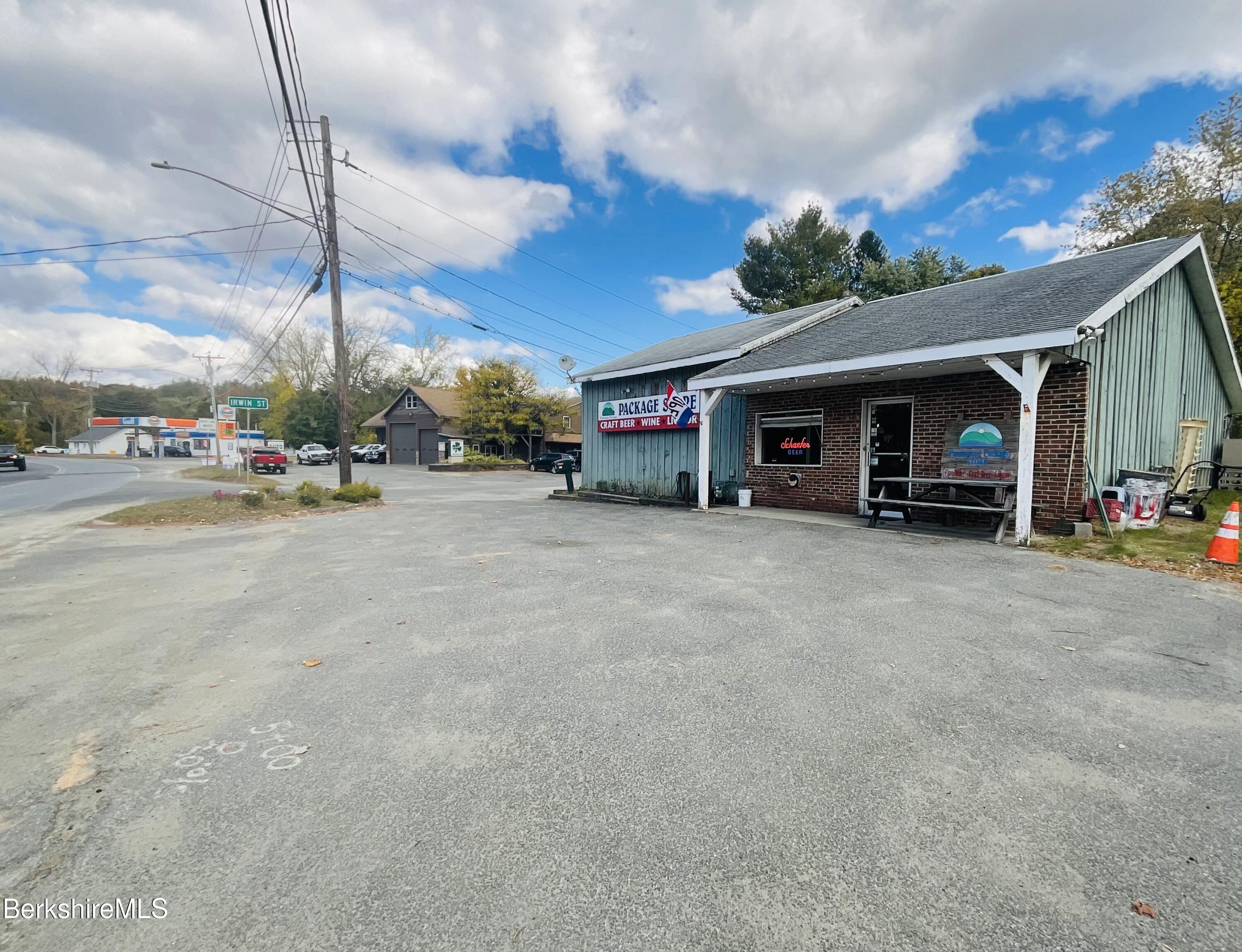 731 Main St, Lanesborough