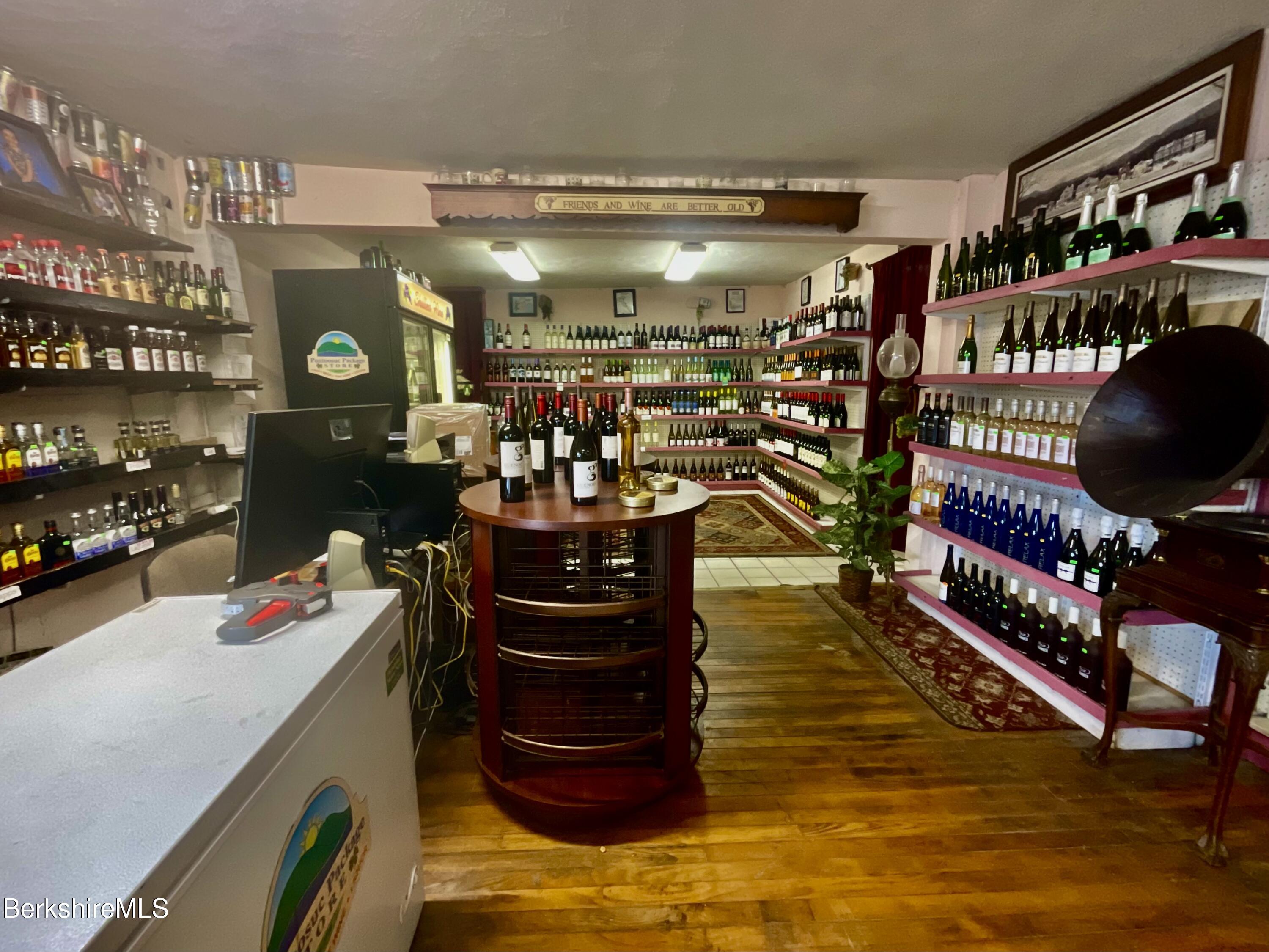 731 Main St, Lanesborough