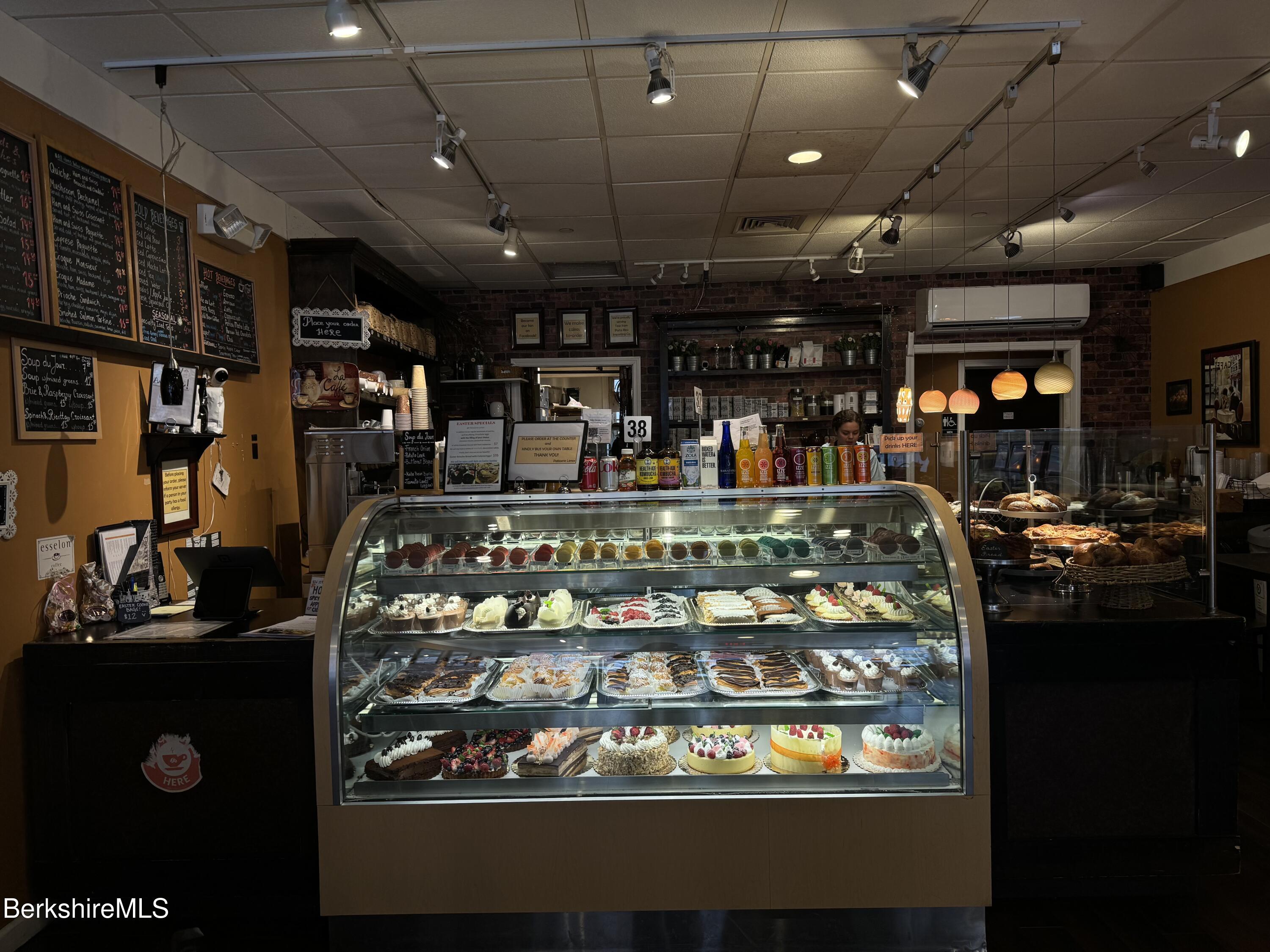 313 Main St, Great Barrington