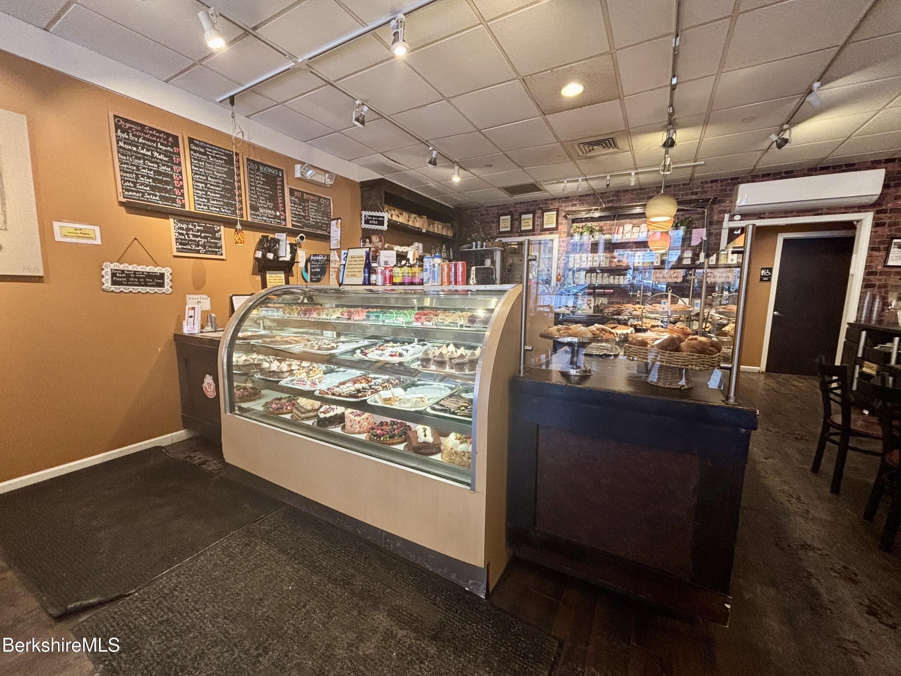 313 Main St, Great Barrington