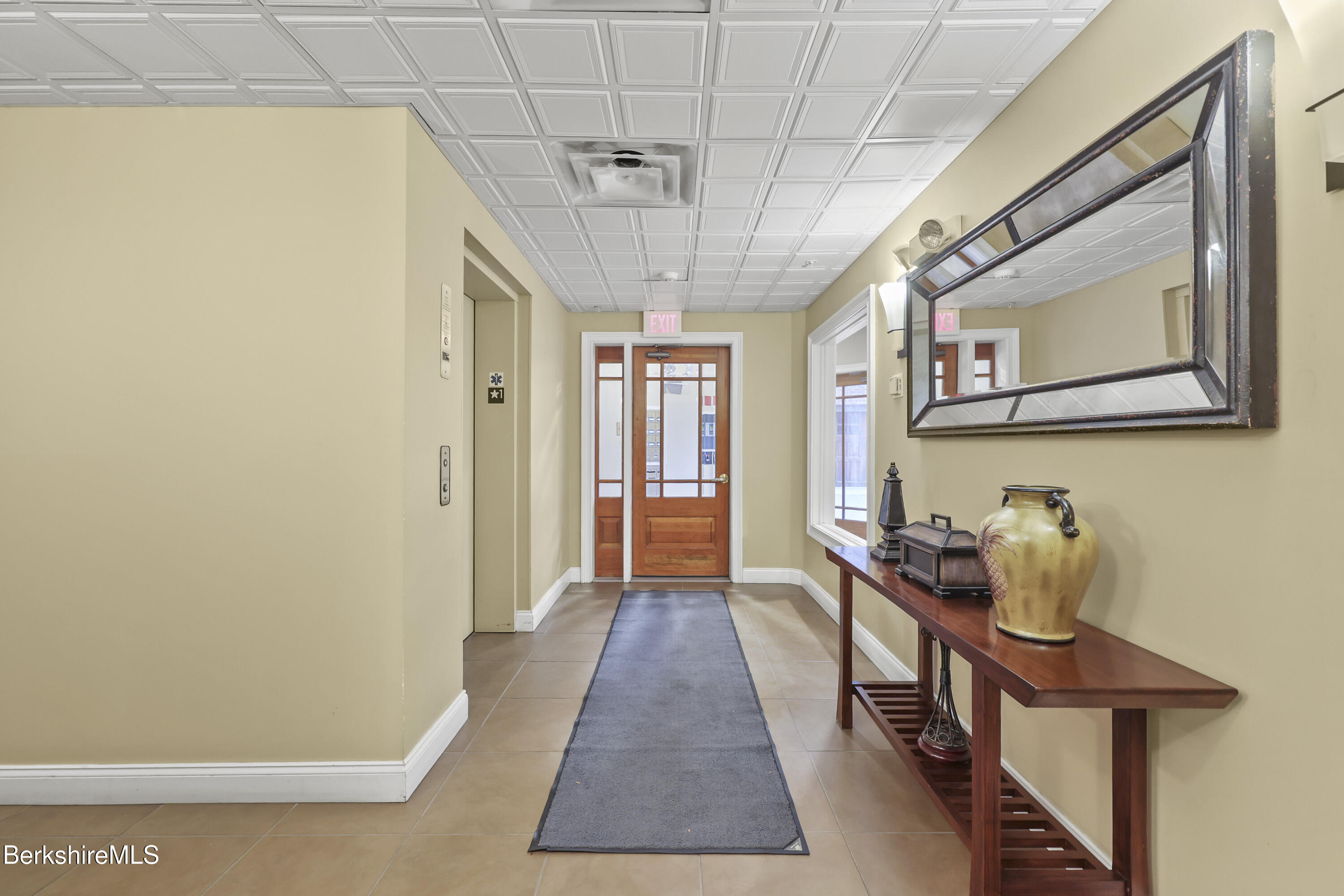 46 Housatonic St, 2B, Lenox Unit: 2B