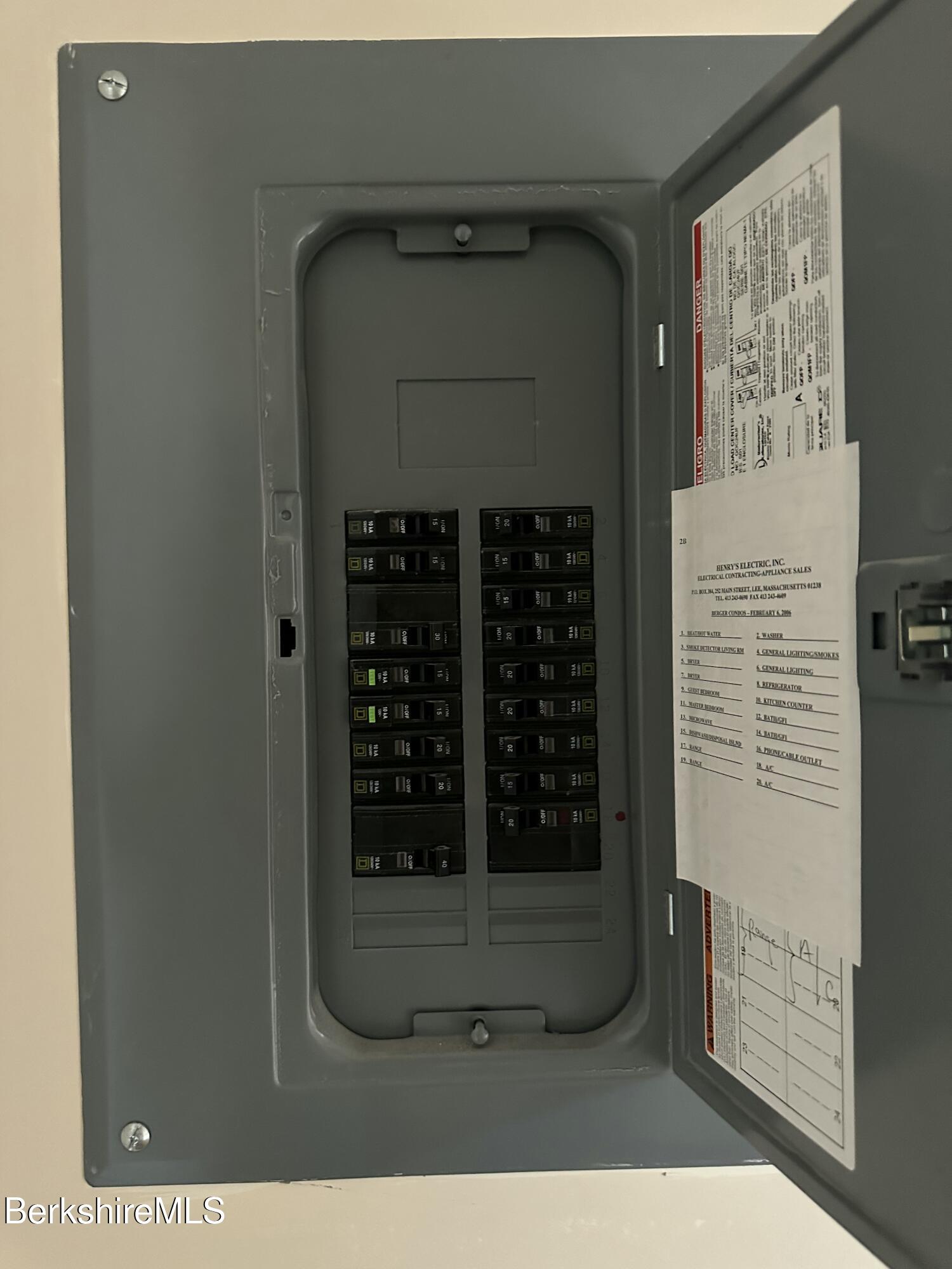 46 Housatonic St, 2B, Lenox Unit: 2B