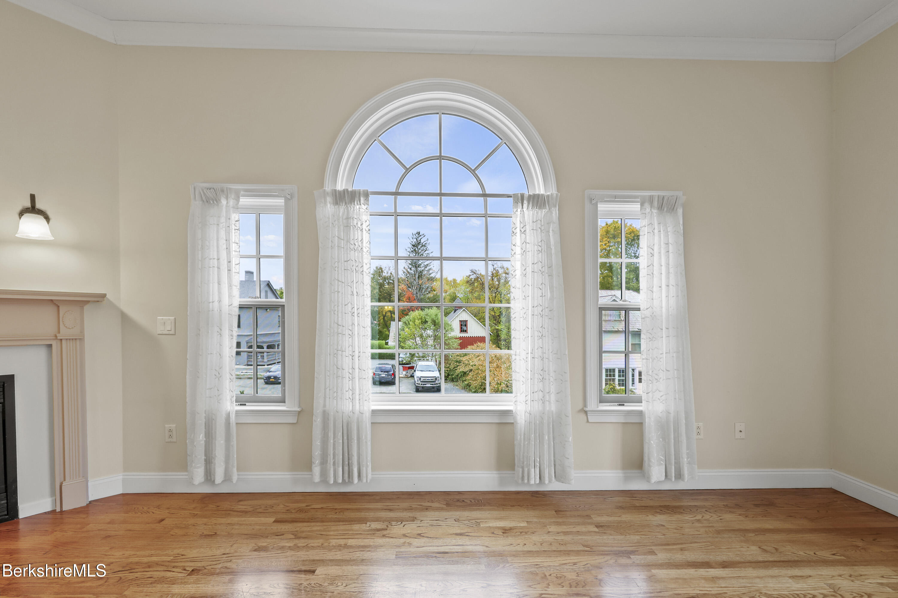 46 Housatonic St, 2B, Lenox Unit: 2B