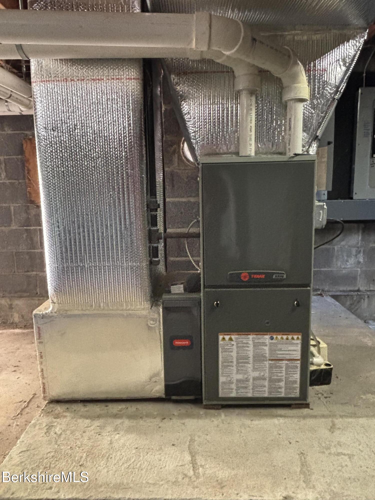 82 Railroad St, Great Barrington