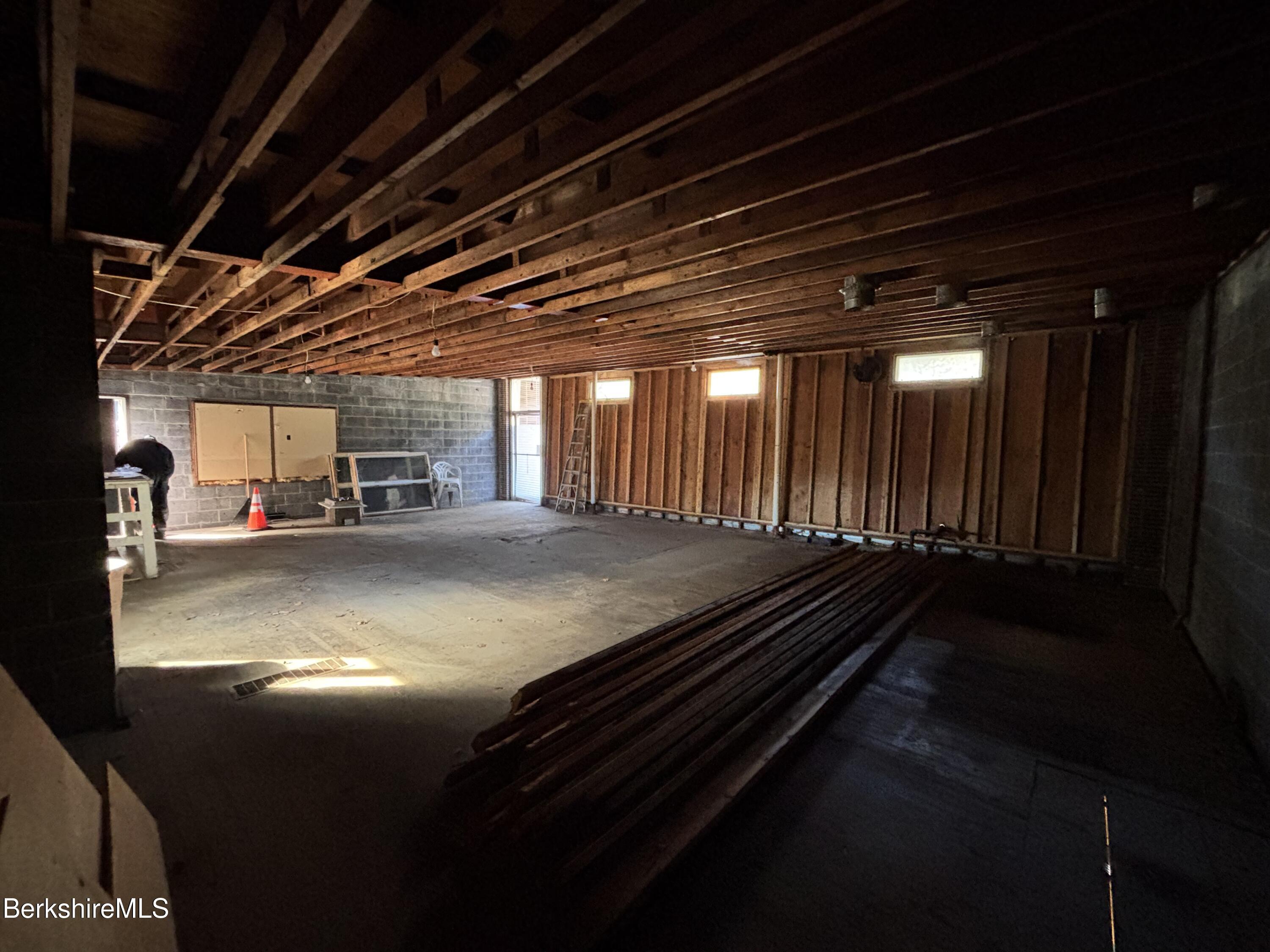 82 Railroad St, Great Barrington