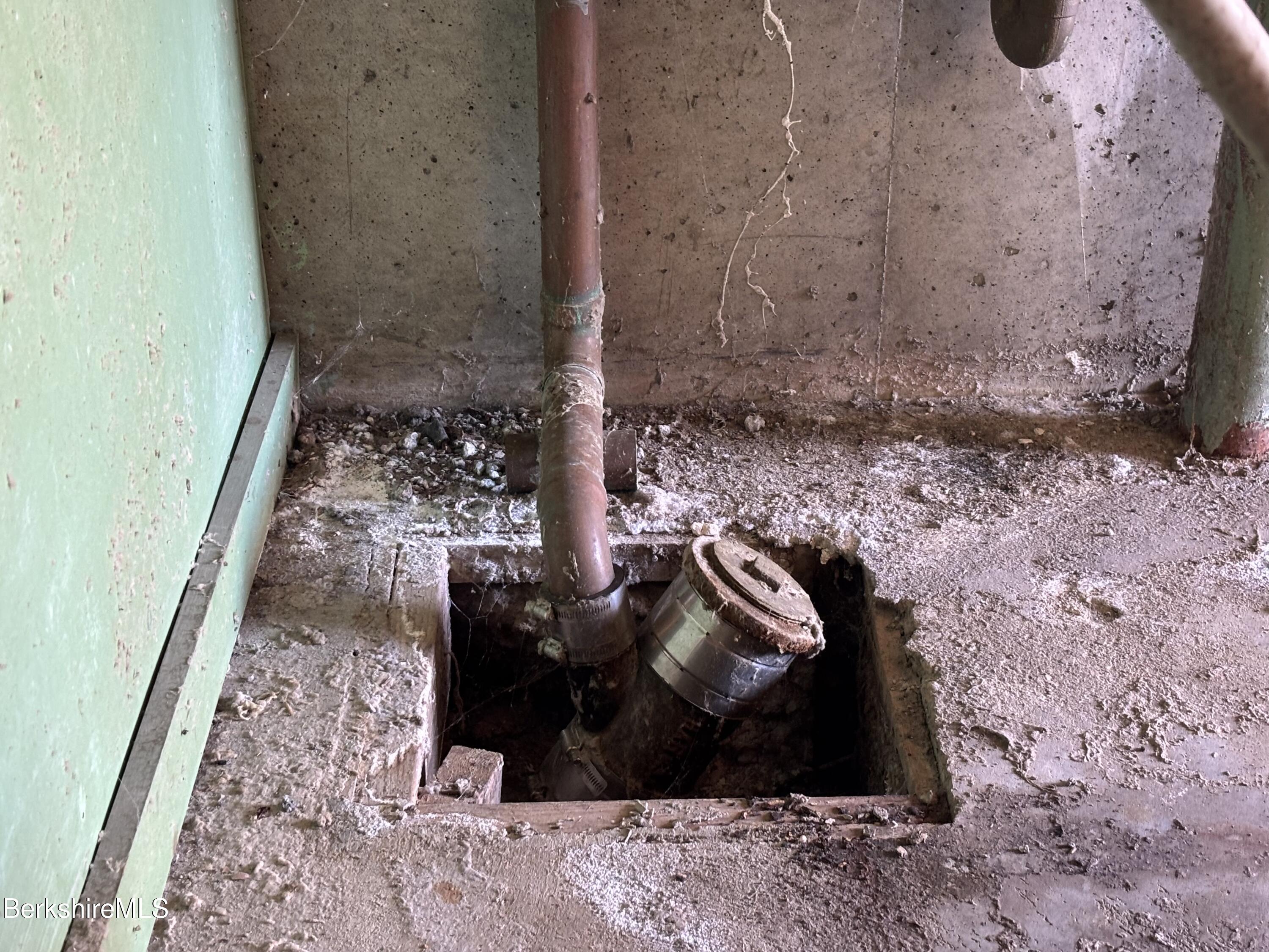 82 Railroad St, Great Barrington