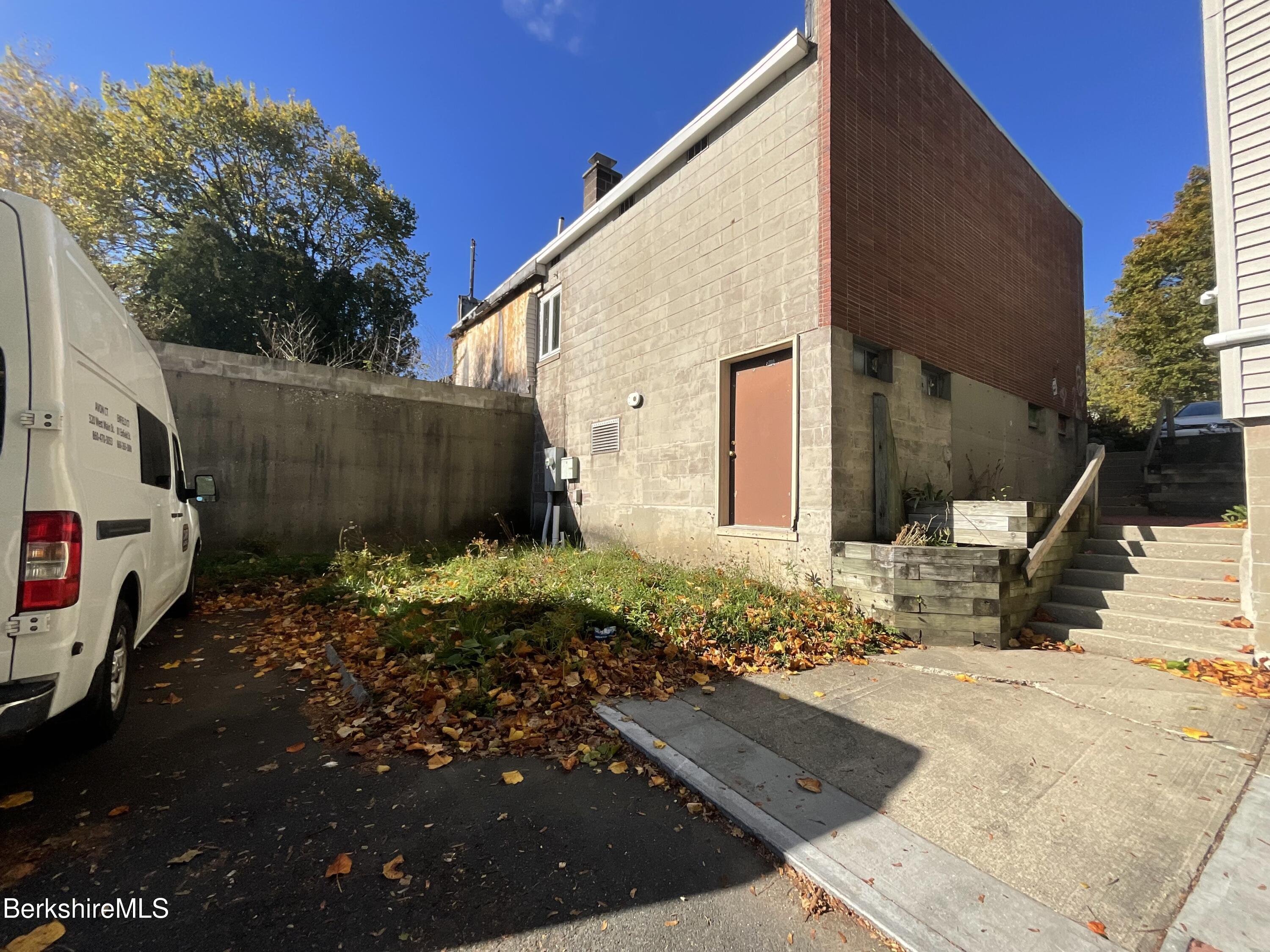 82 Railroad St, Great Barrington