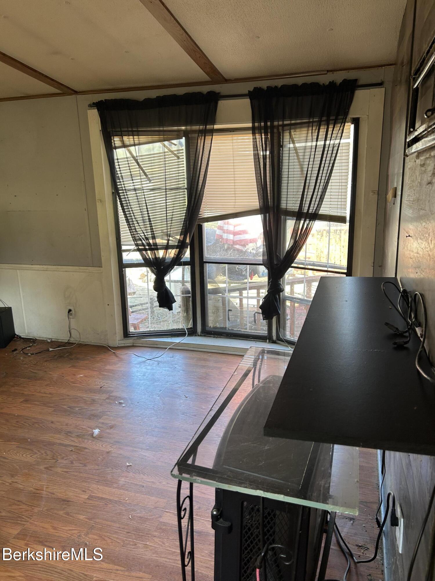 1109 Washington Rd, 10 on Alice Dr., Hinsdale Unit: 10 on Alice Dr.