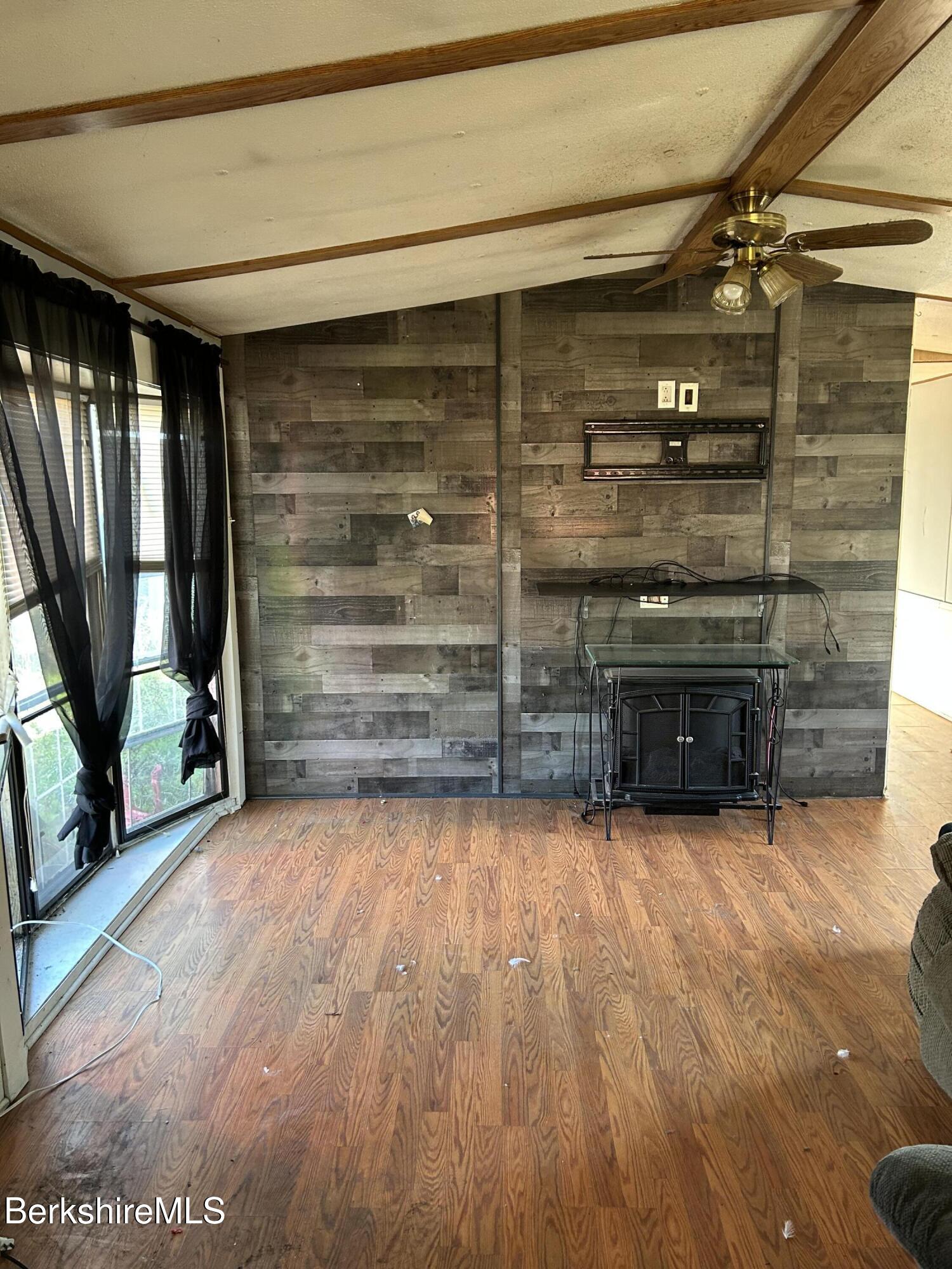 1109 Washington Rd, 10 on Alice Dr., Hinsdale Unit: 10 on Alice Dr.