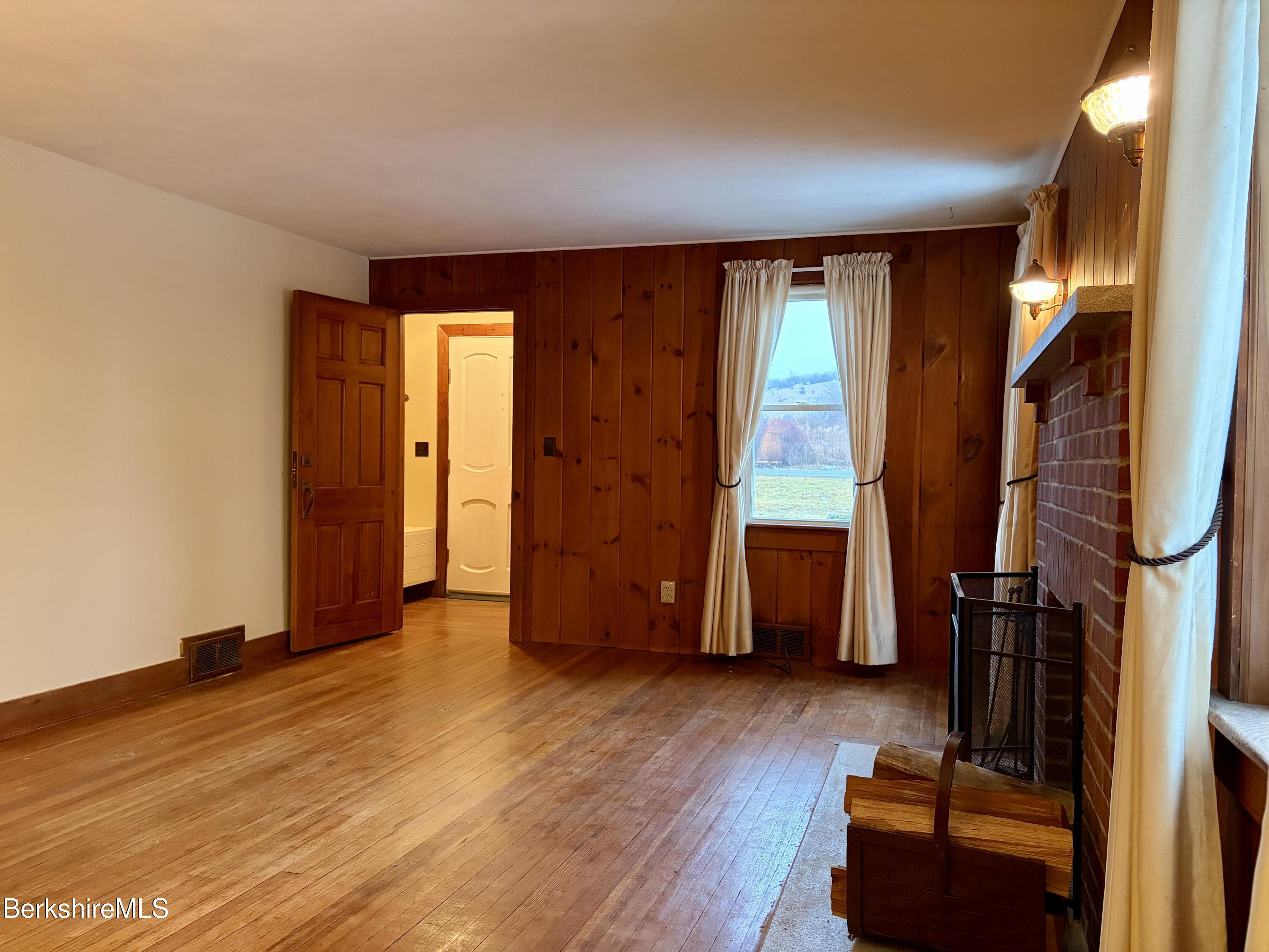 1772 Swamp Rd, Richmond