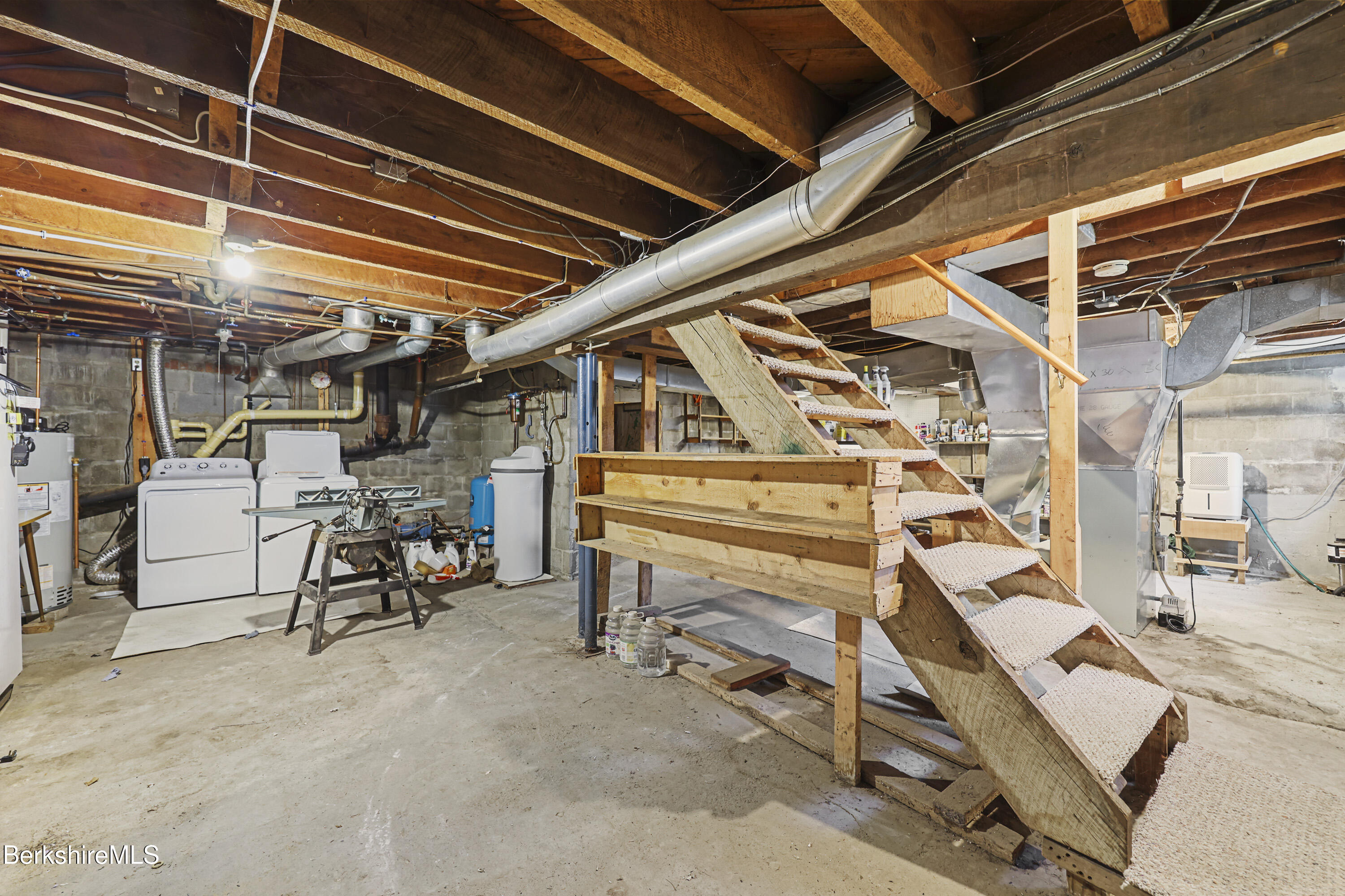 1772 Swamp Rd, Richmond