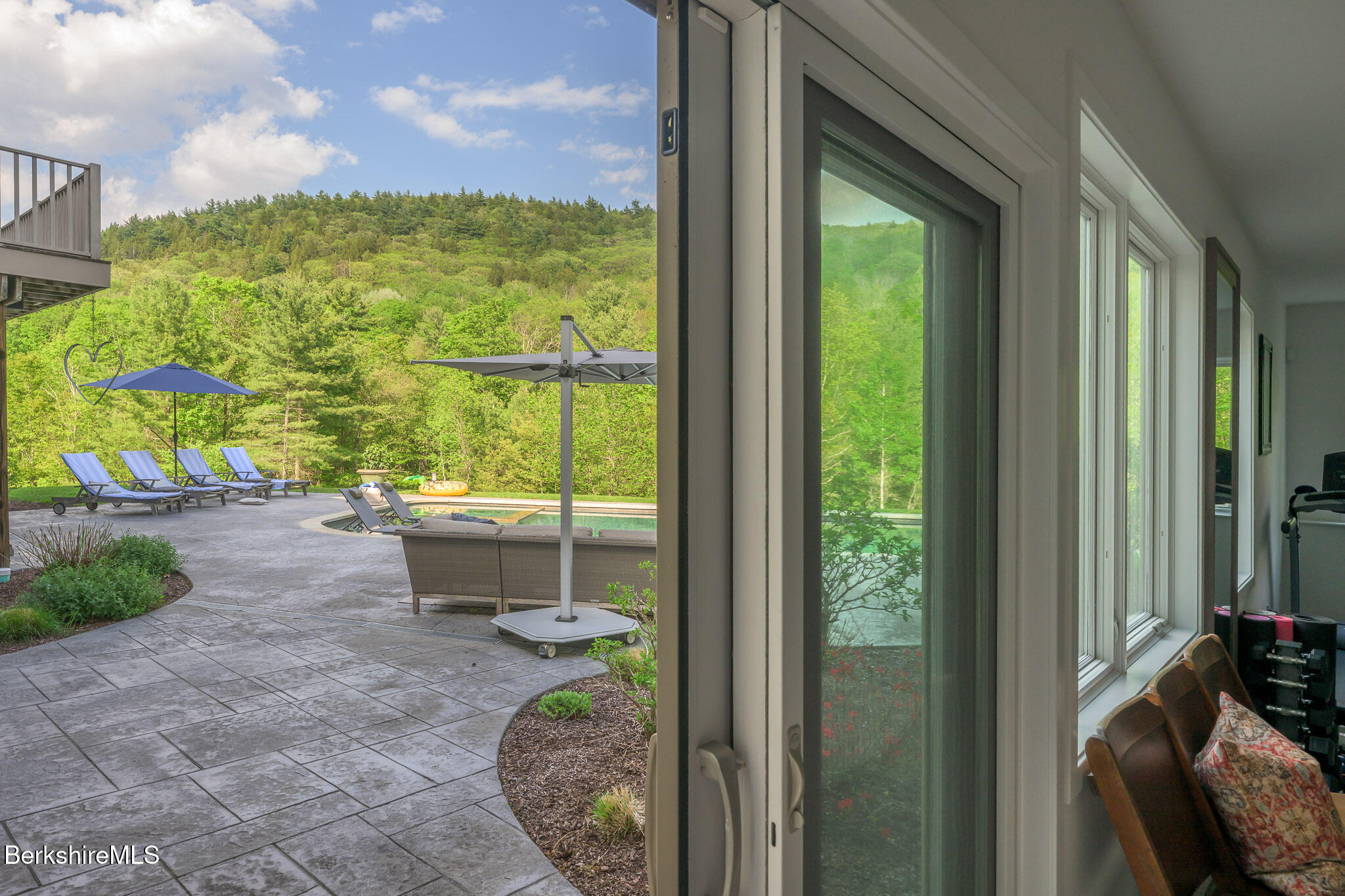 83 Maple Hill Rd