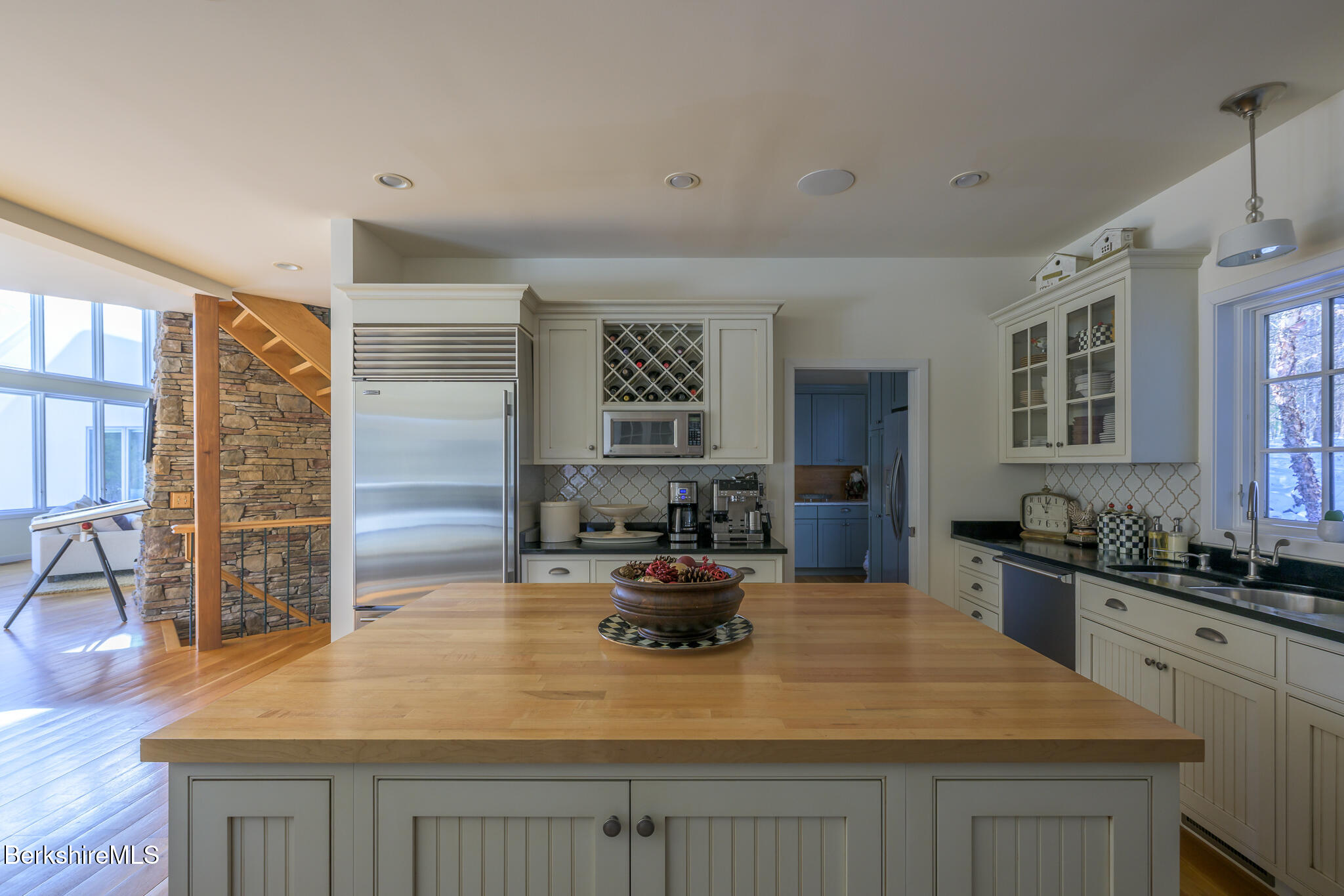 83 Maple Hill Rd