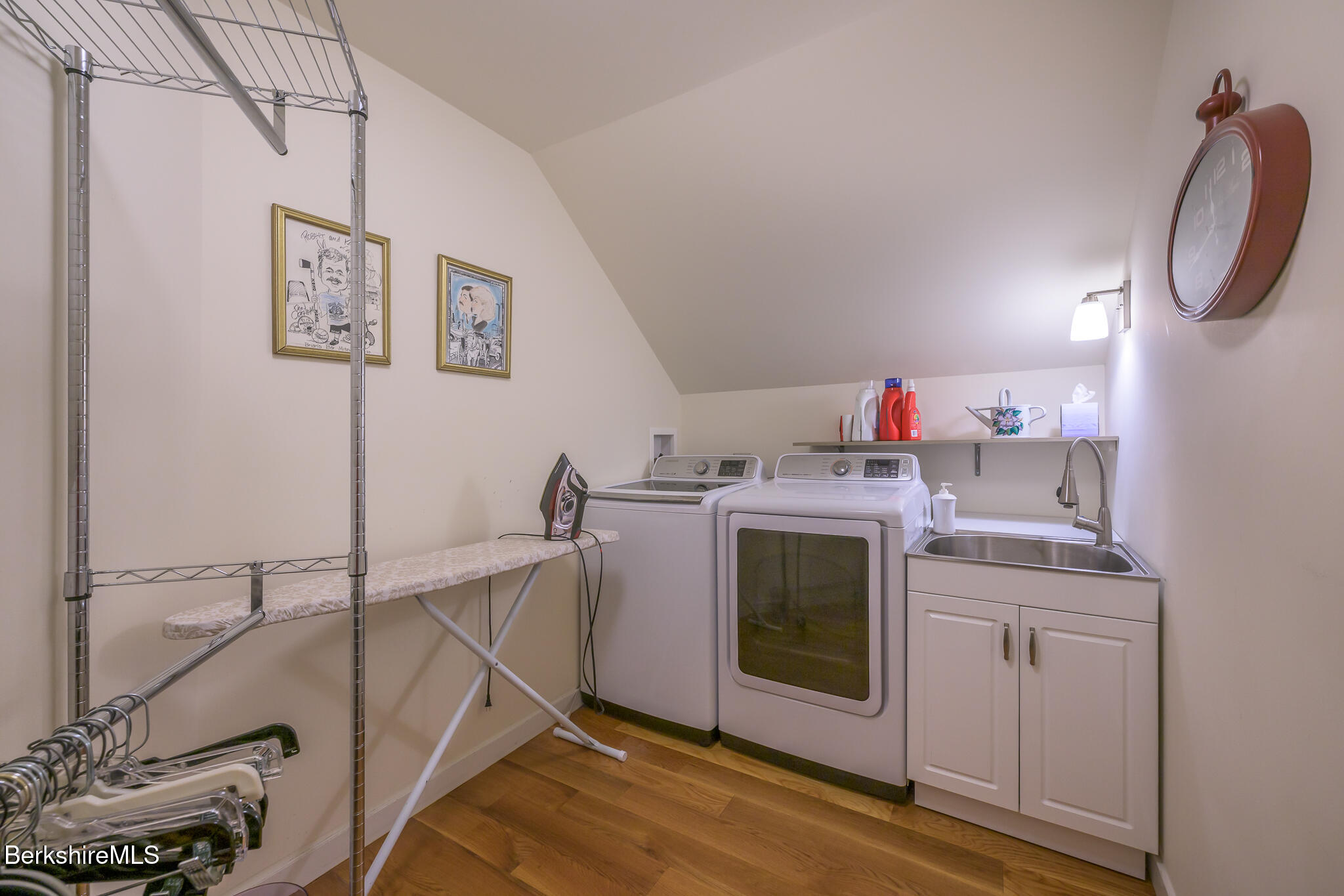83 Maple Hill Rd
