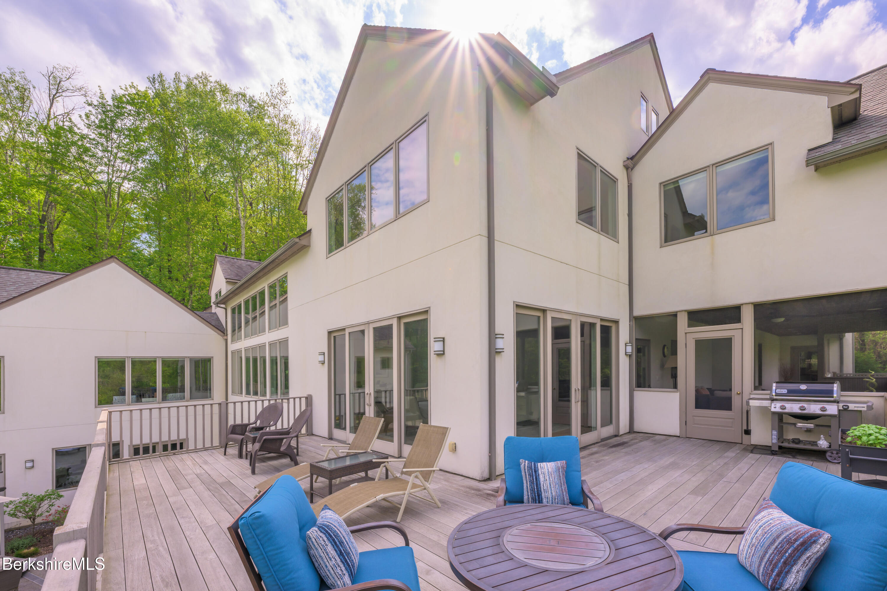 83 Maple Hill Rd