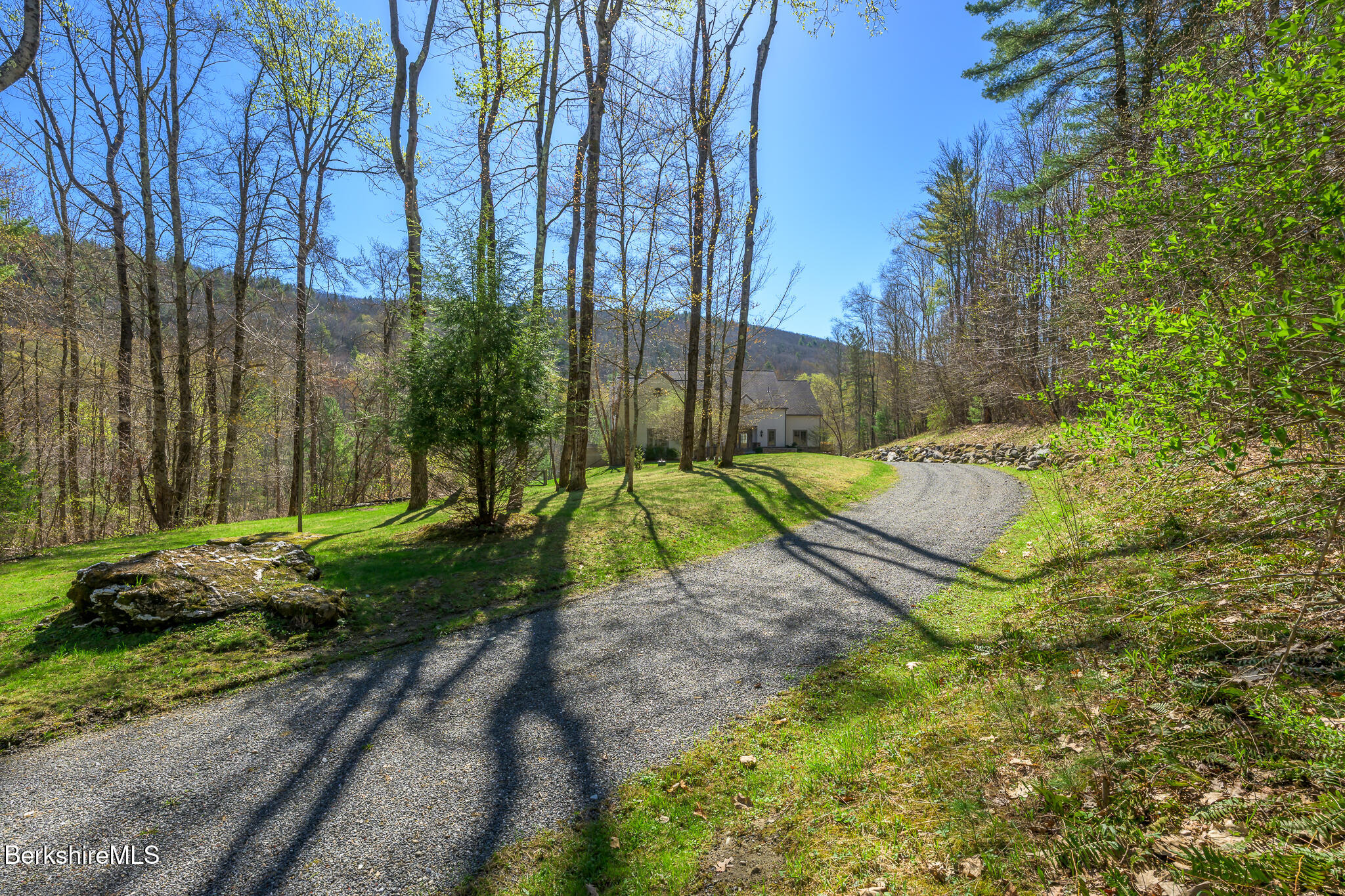 83 Maple Hill Rd