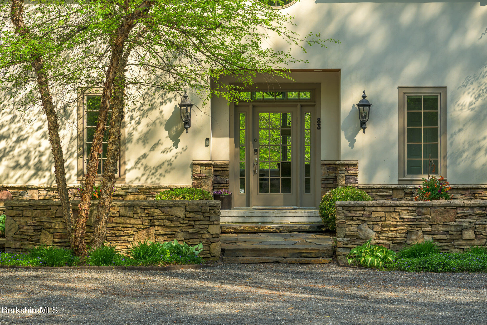 83 Maple Hill Rd