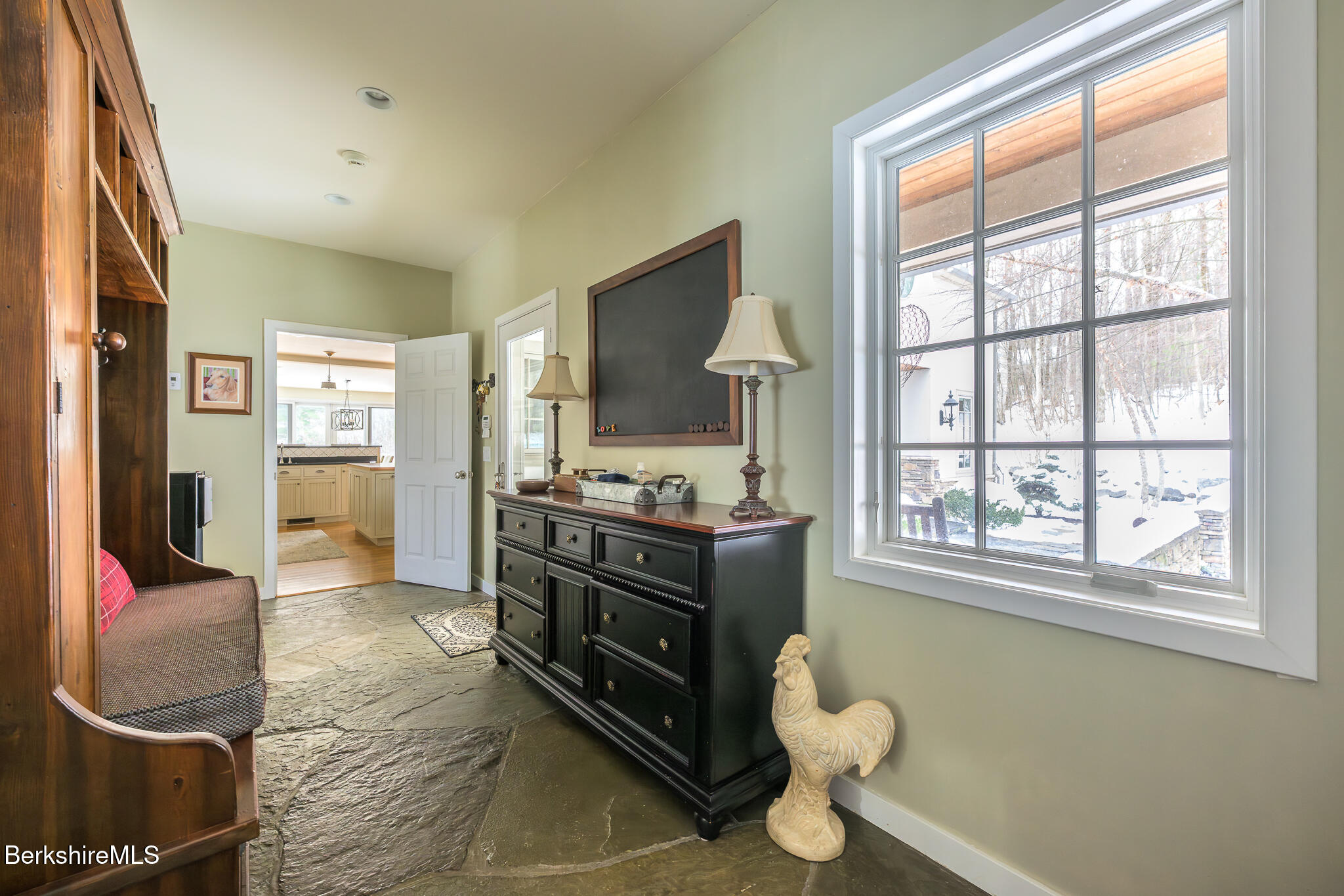 83 Maple Hill Rd