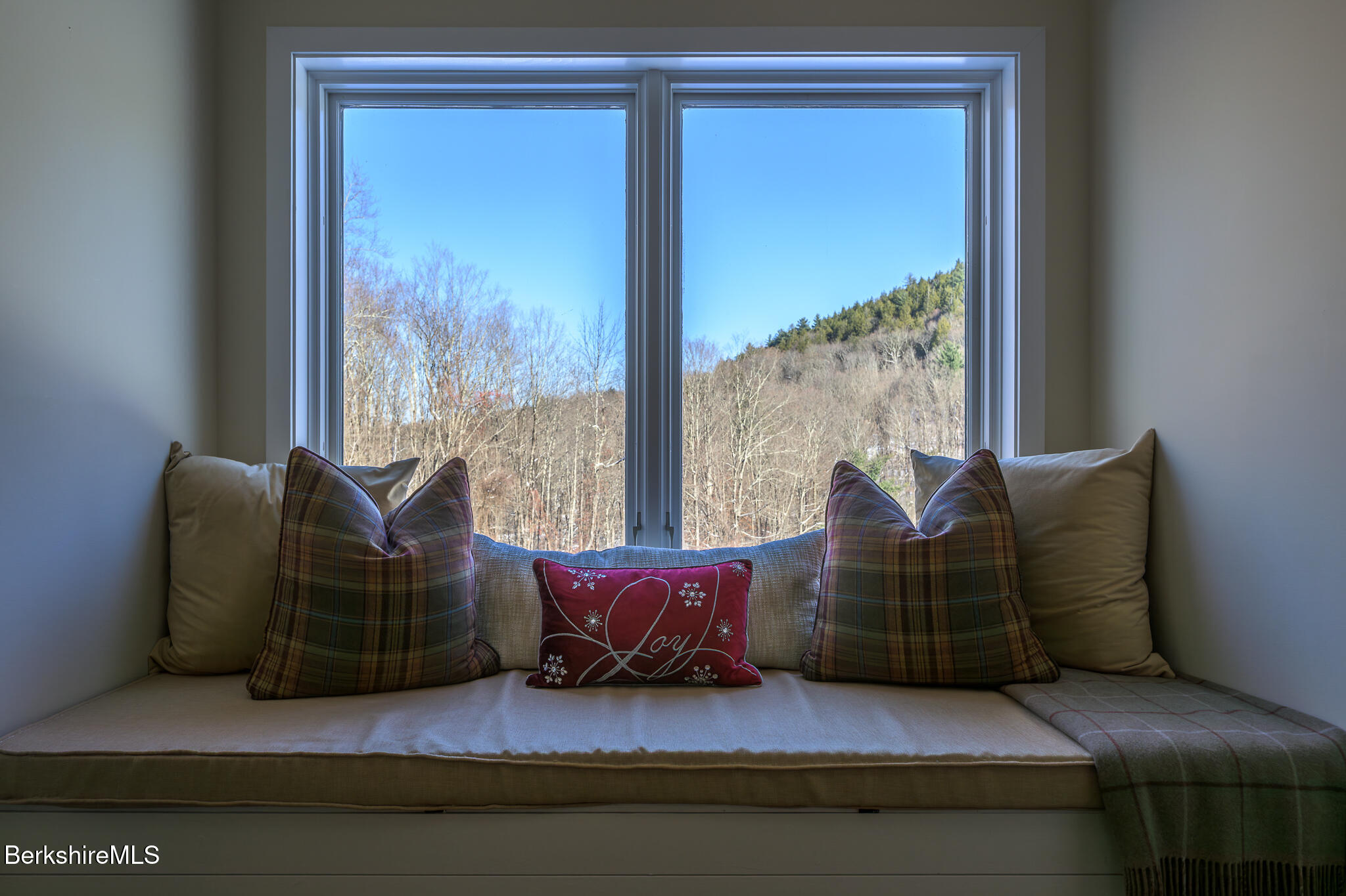 83 Maple Hill Rd