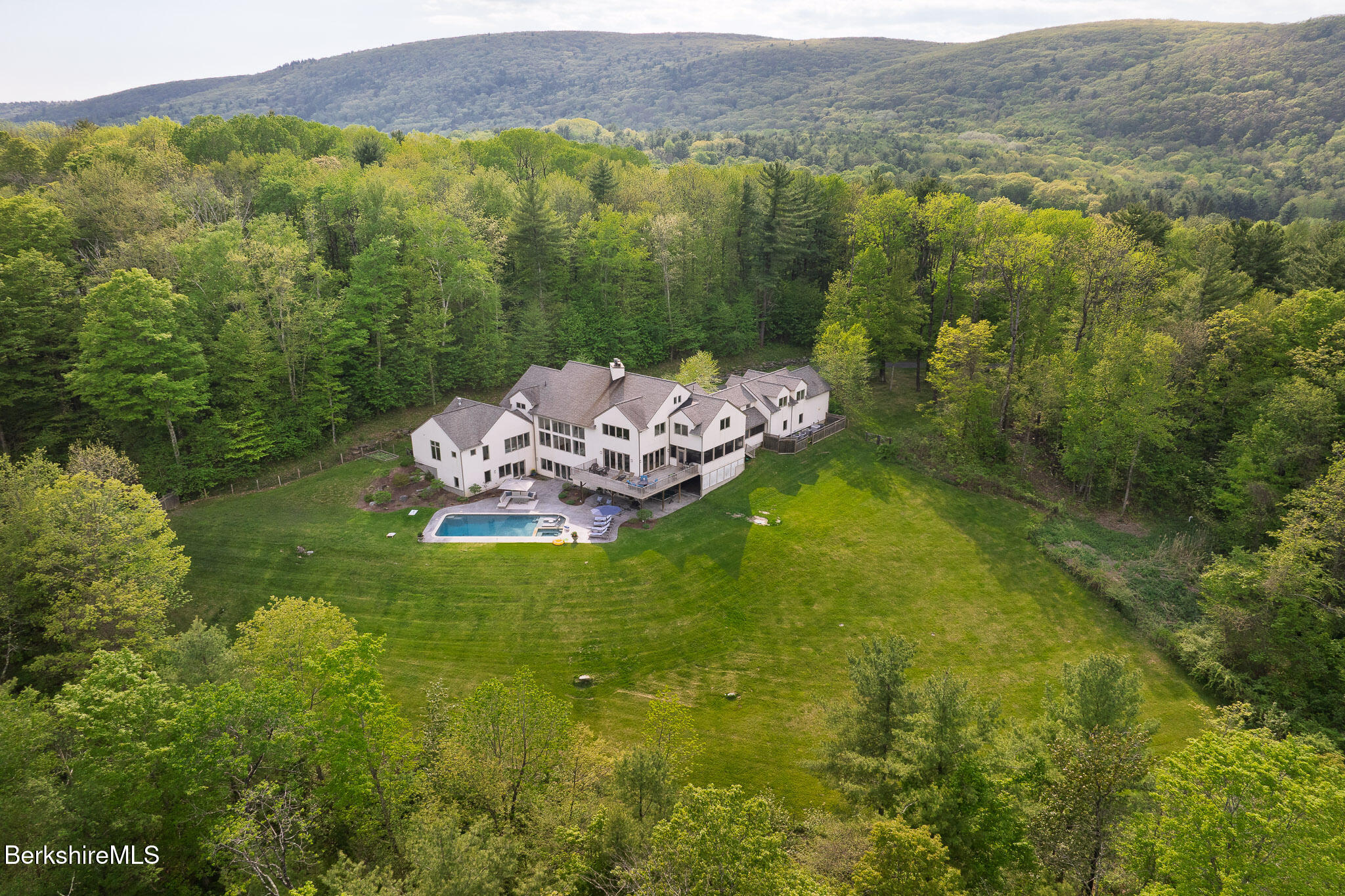 83 Maple Hill Rd