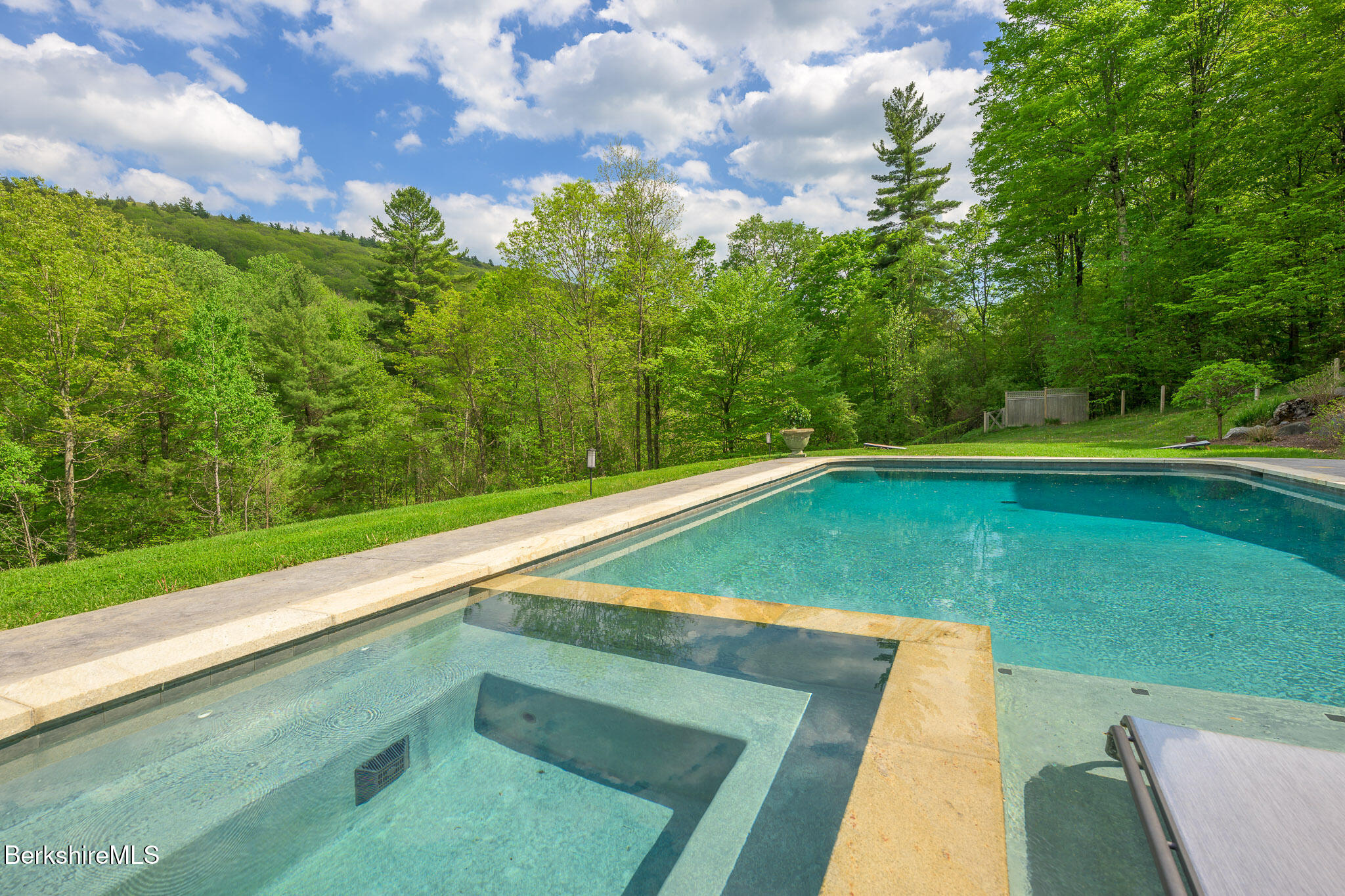 83 Maple Hill Rd
