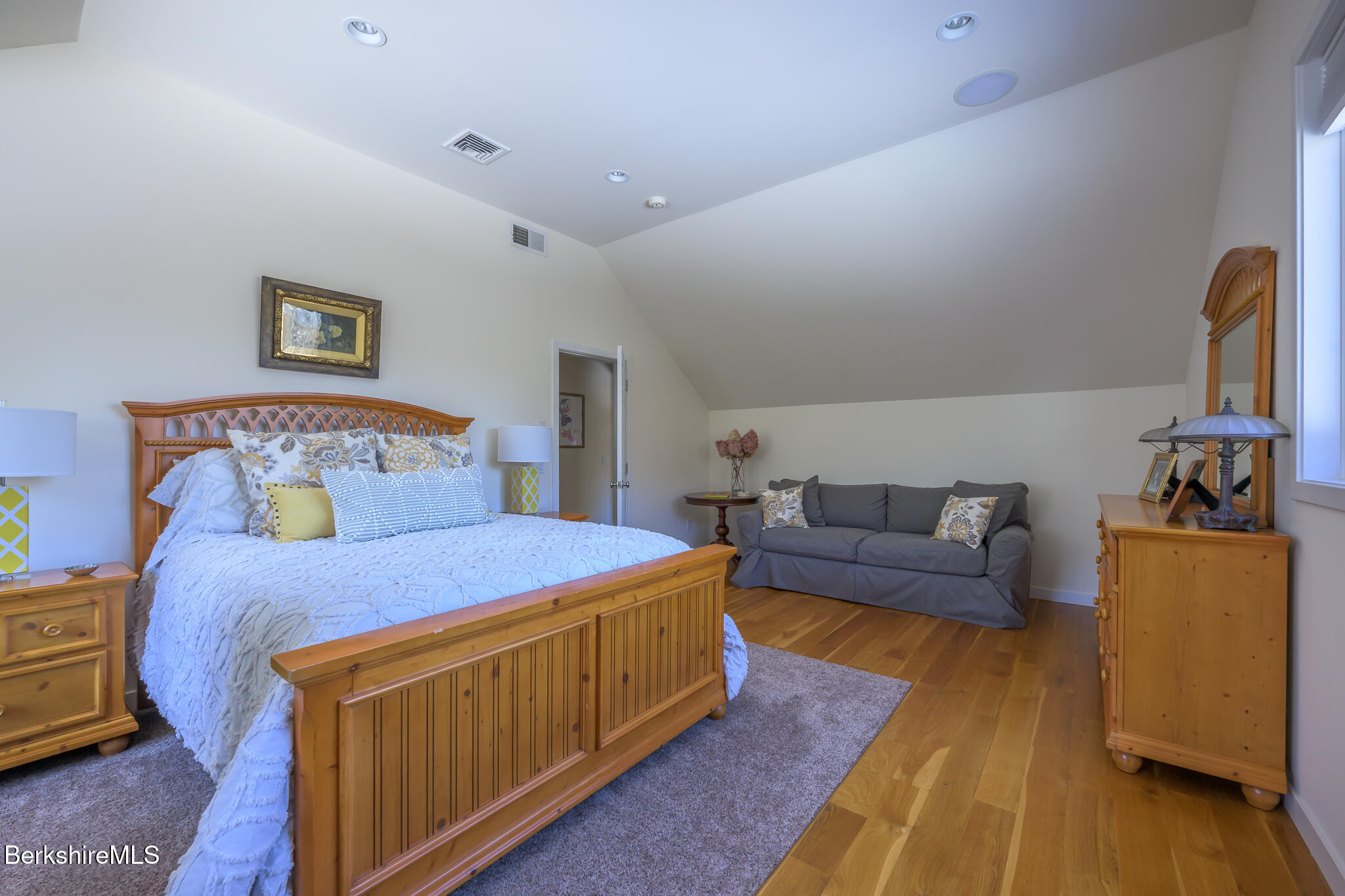 83 Maple Hill Rd