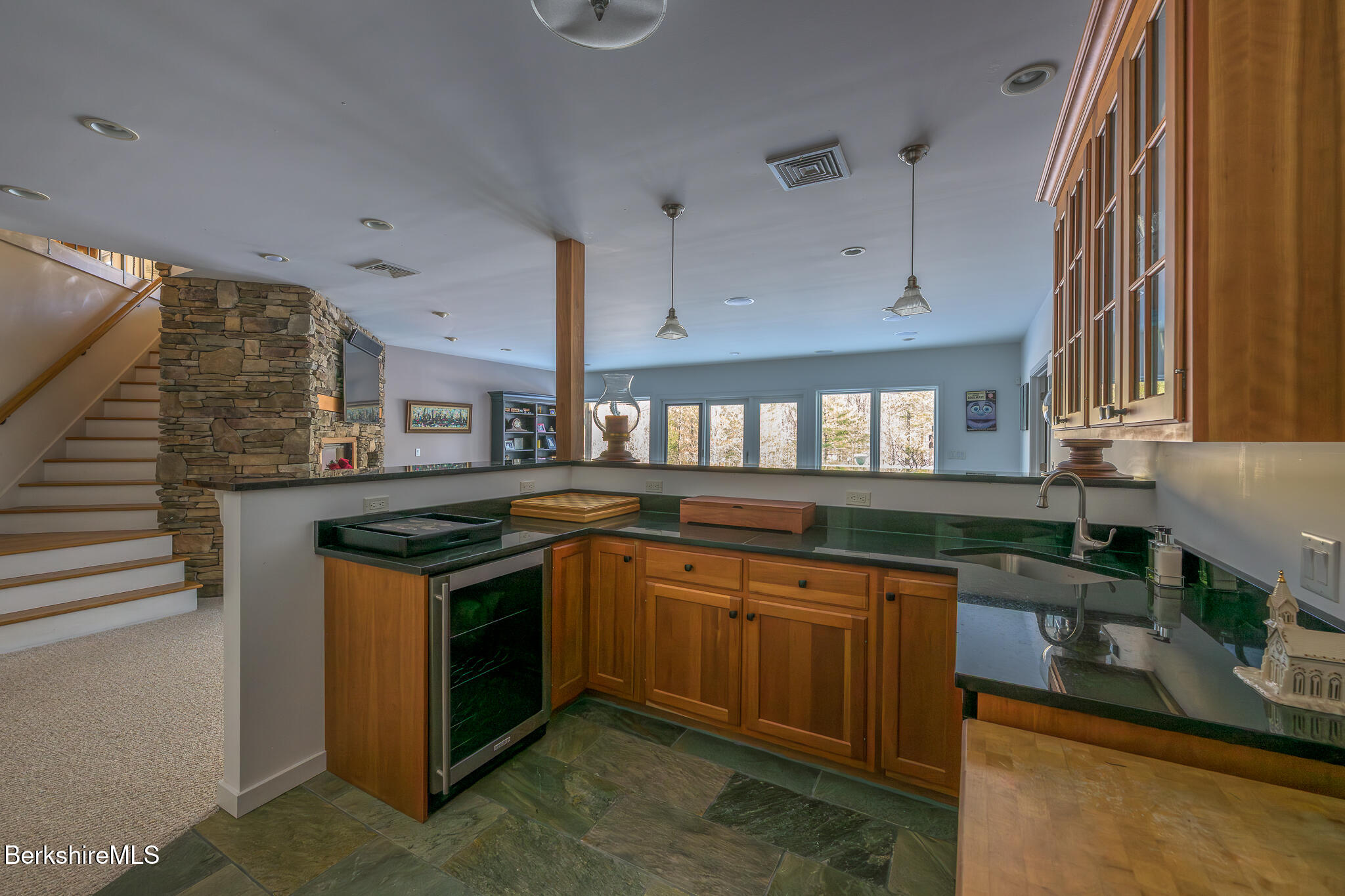 83 Maple Hill Rd