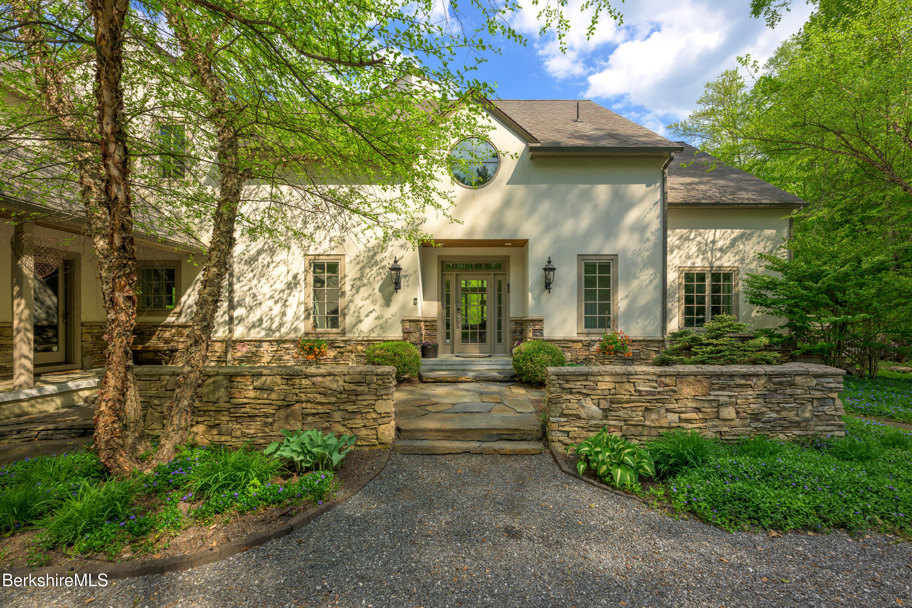 83 Maple Hill Rd