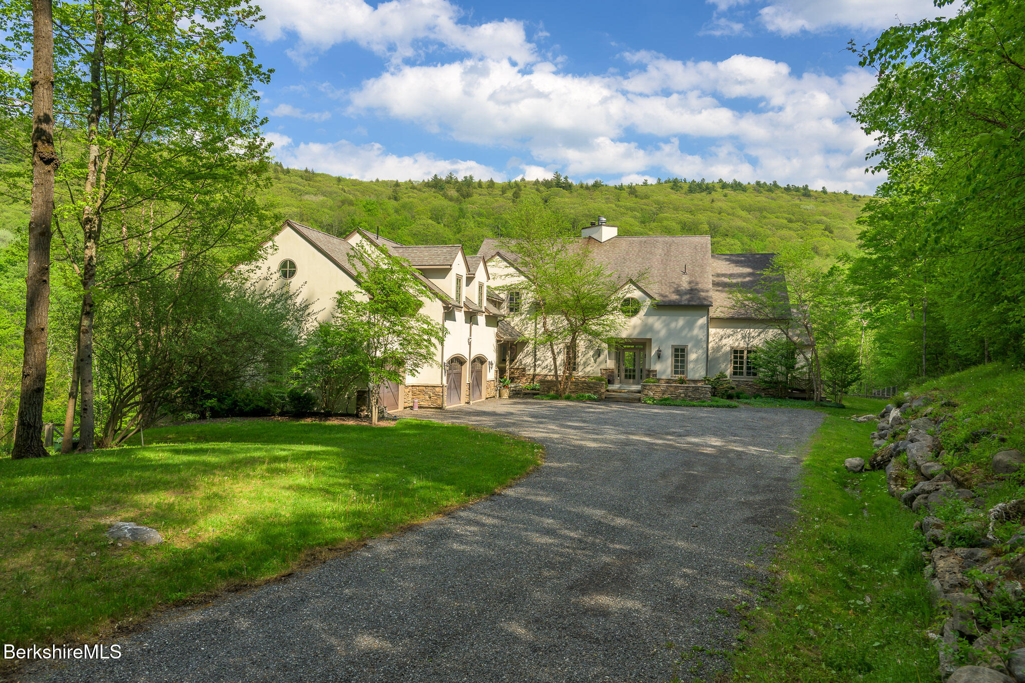 83 Maple Hill Rd