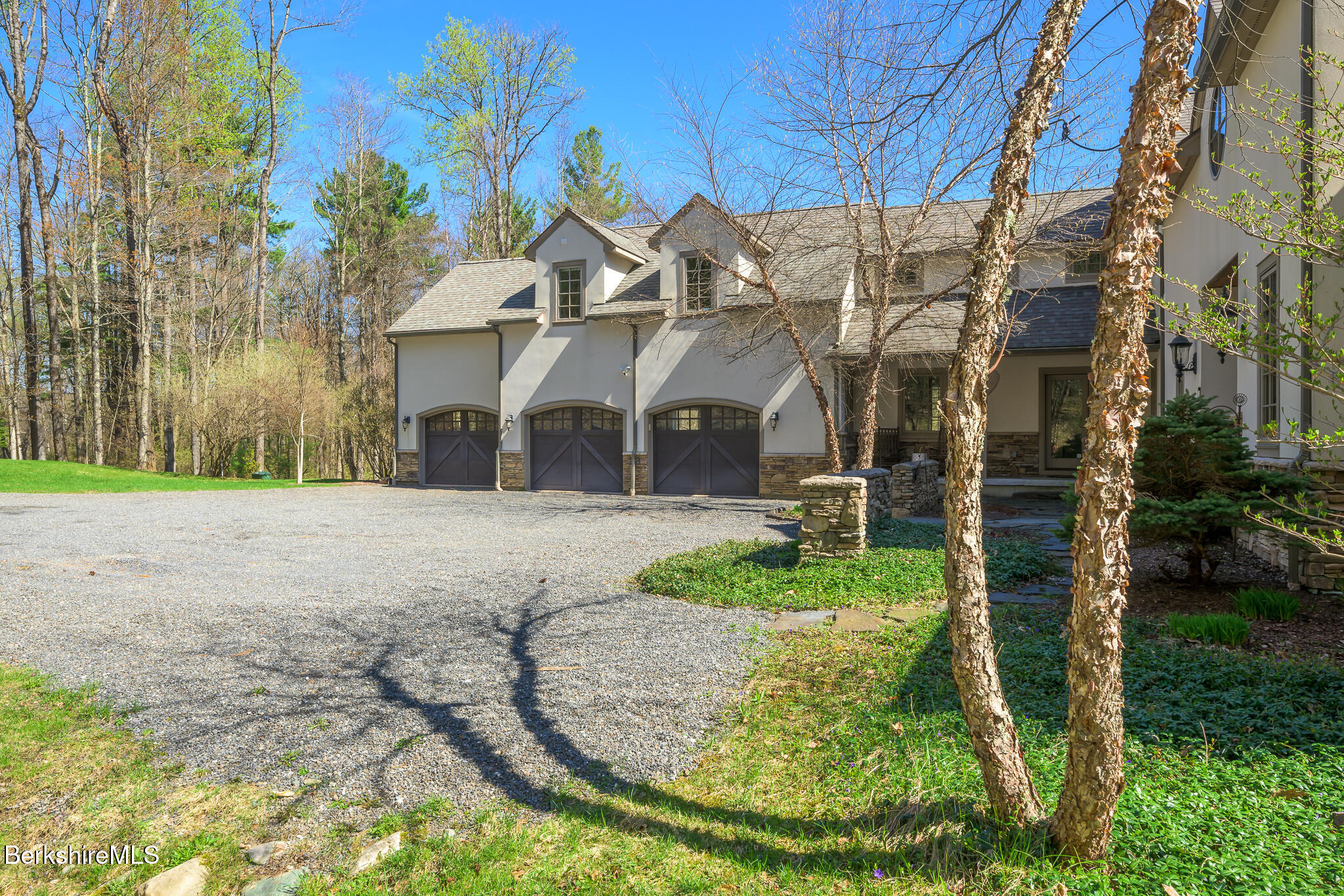 83 Maple Hill Rd