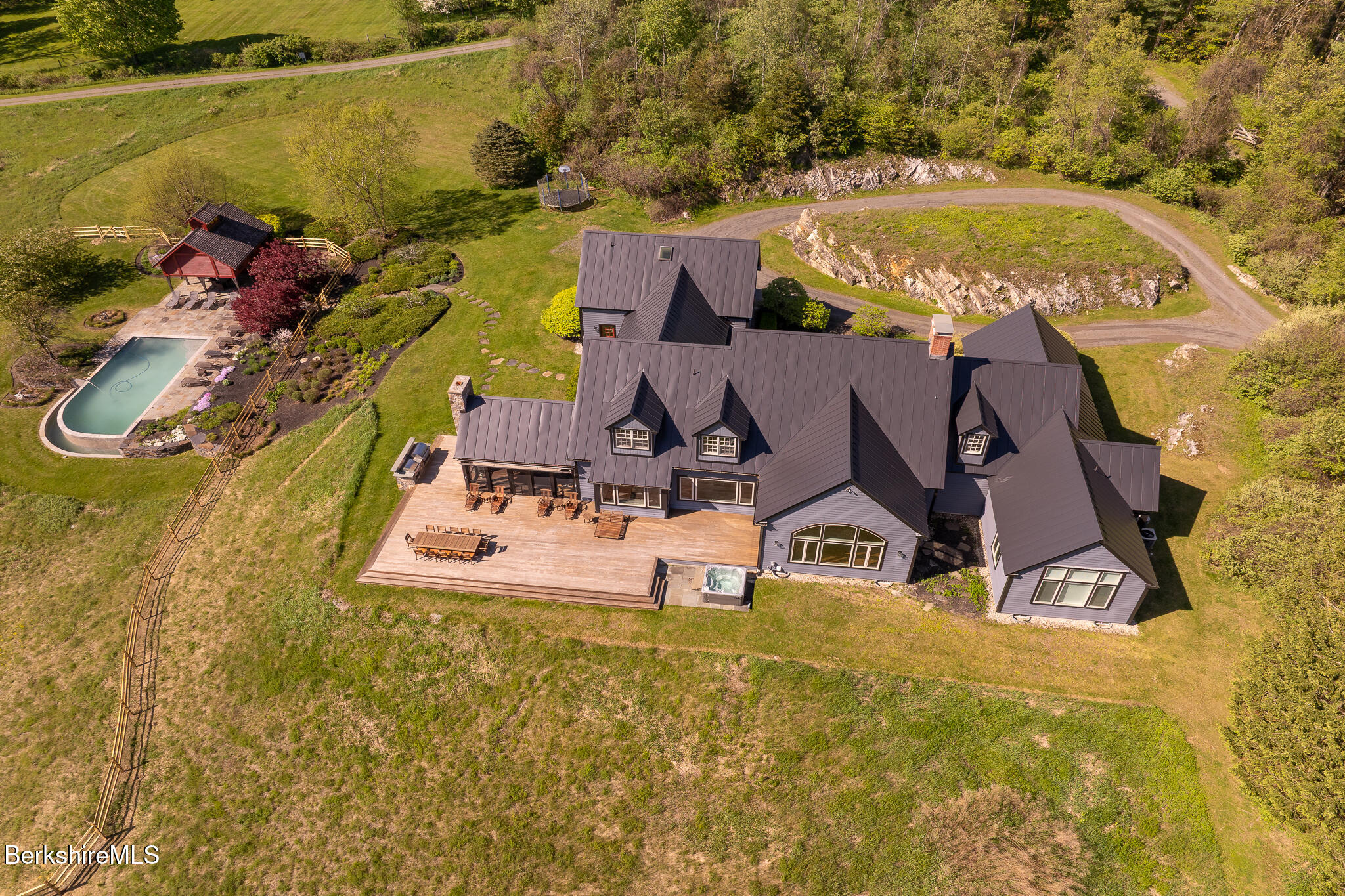 58 Round Hill Rd