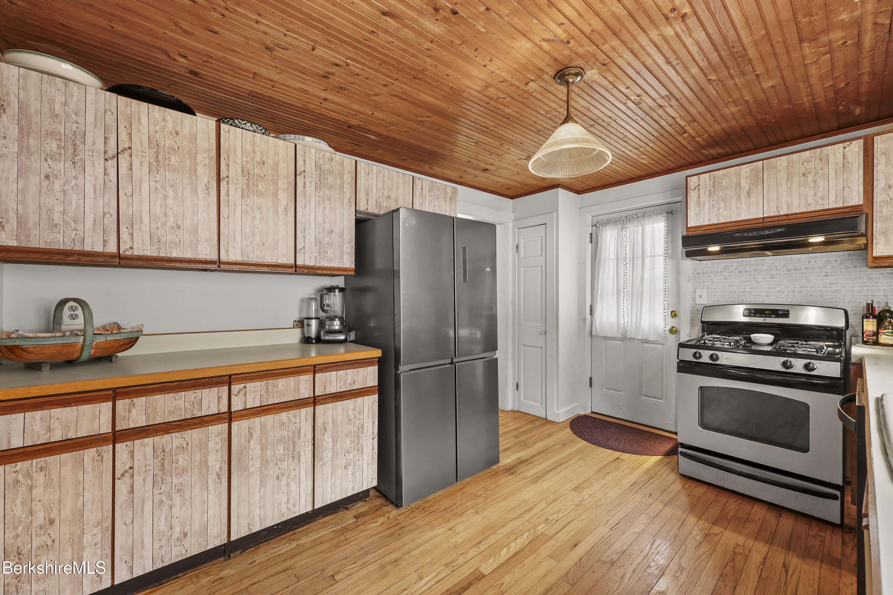 3 Van Schaack Rd
