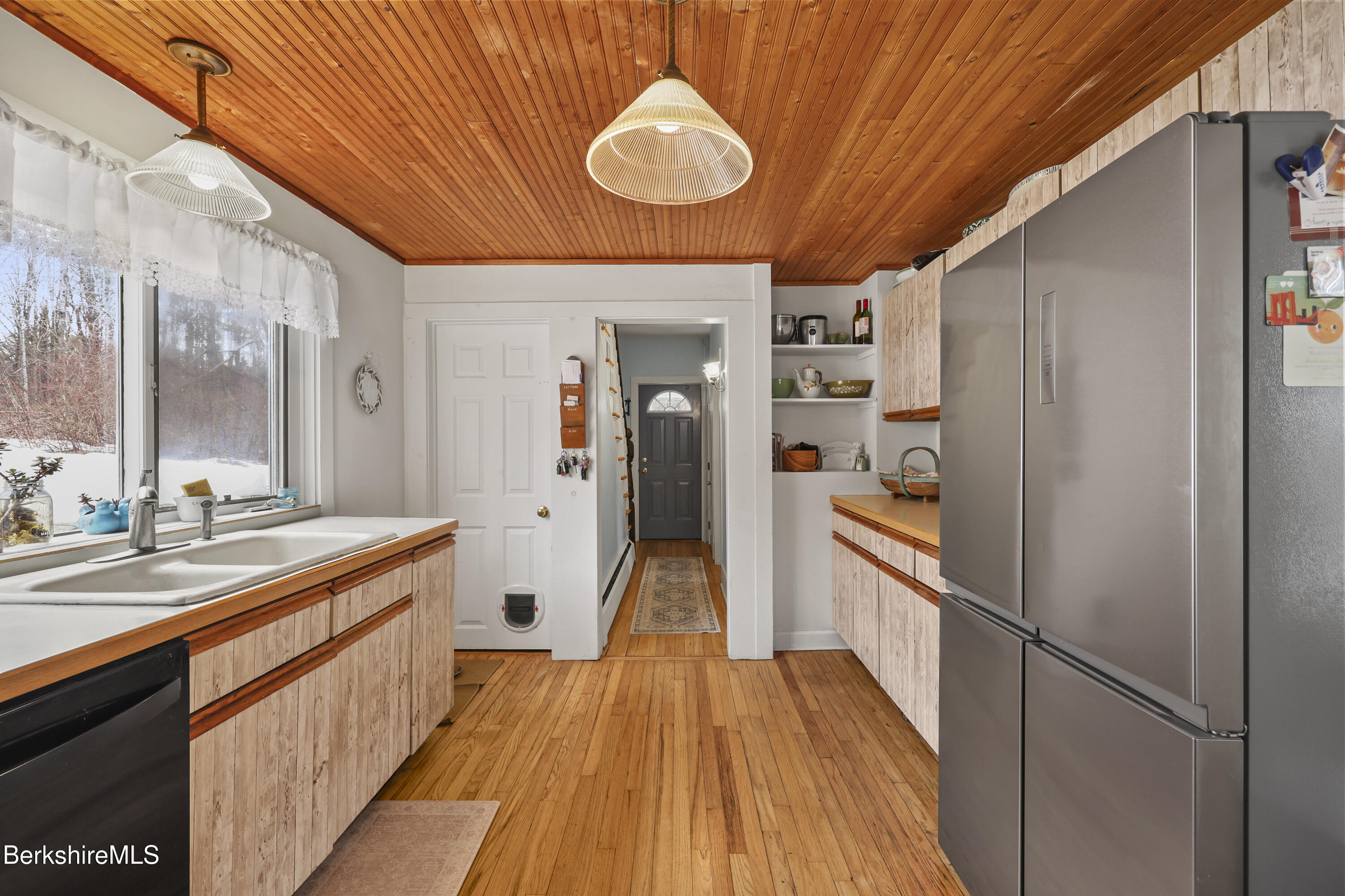 3 Van Schaack Rd