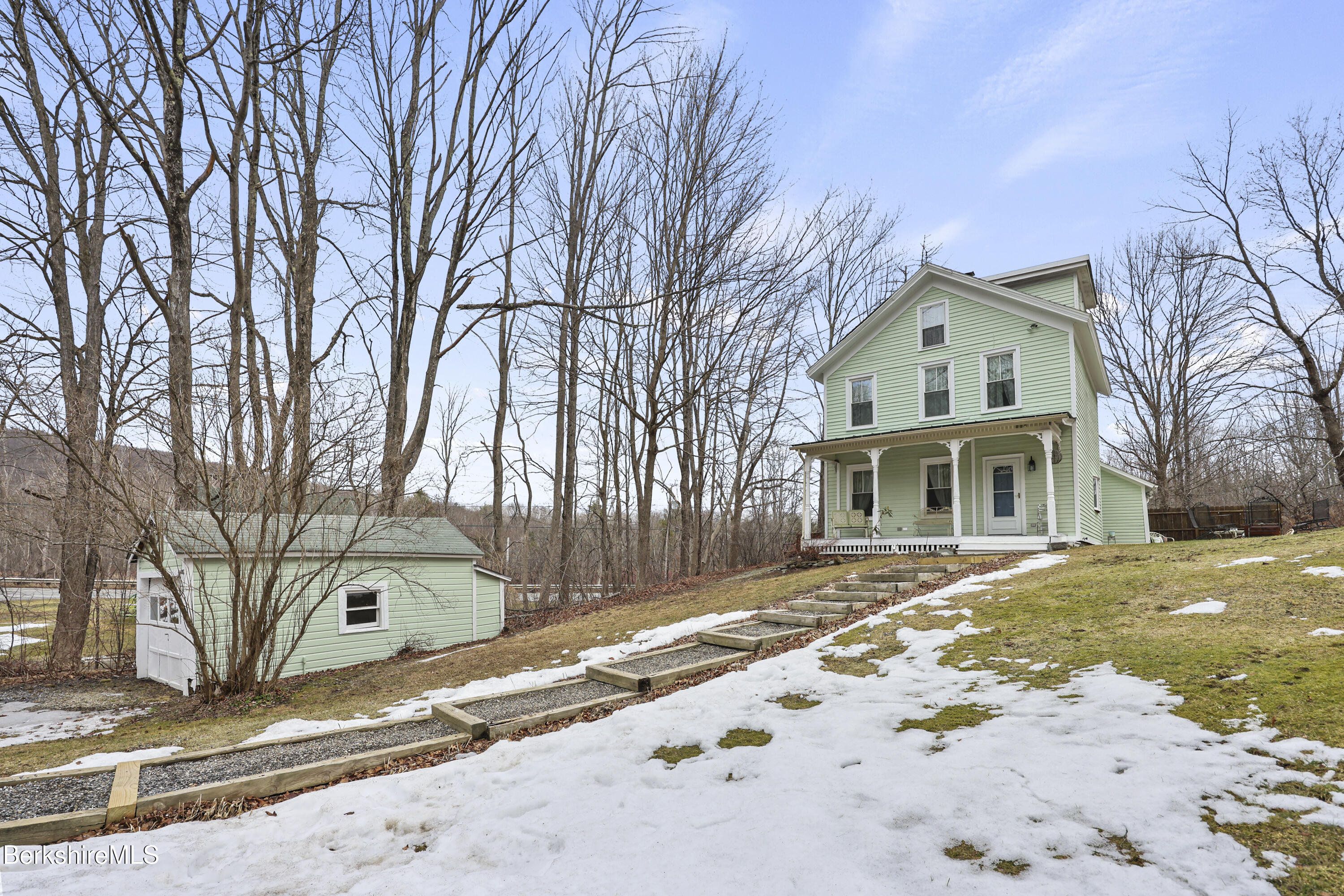 3 Van Schaack Rd