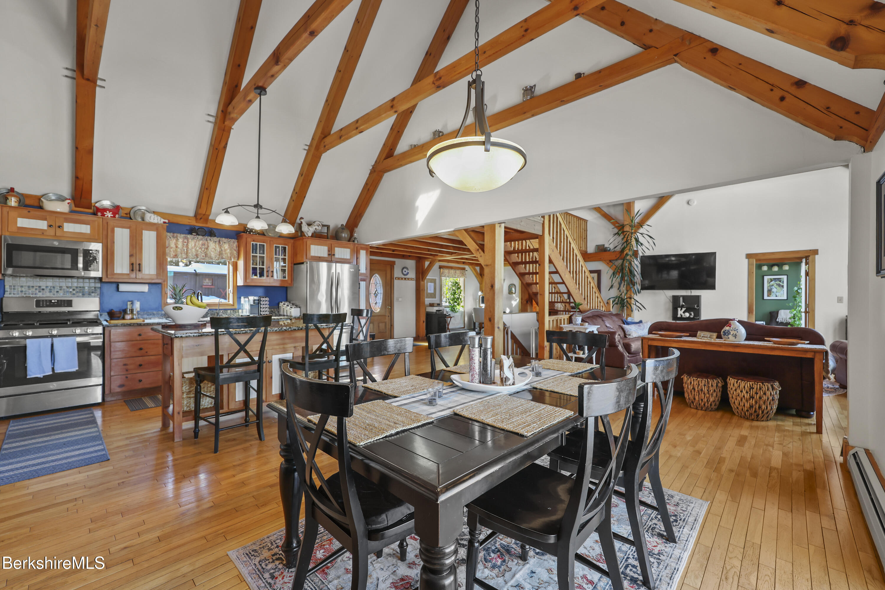 65 Johnny Cake Hill Rd