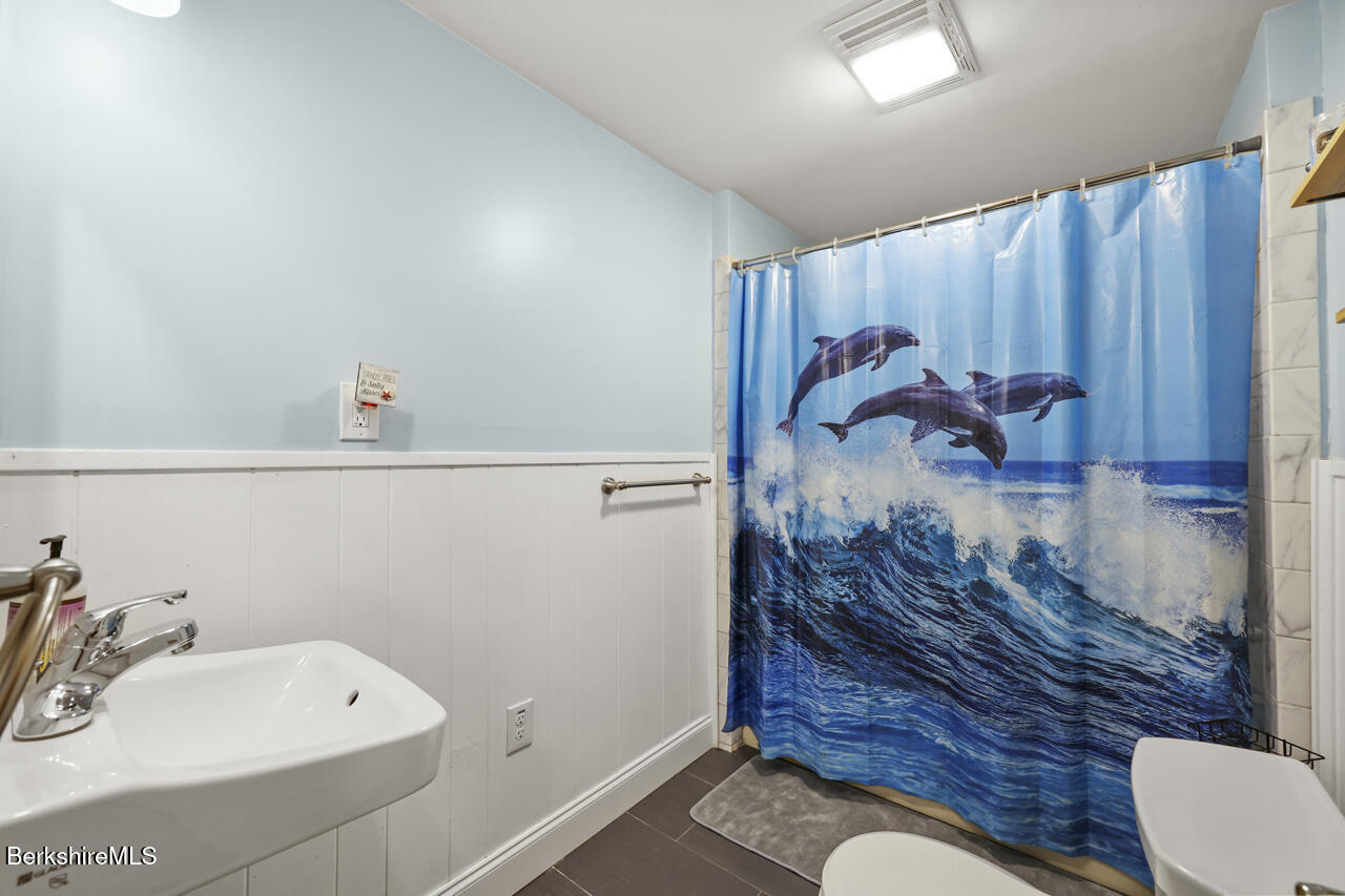 31 East Housatonic St