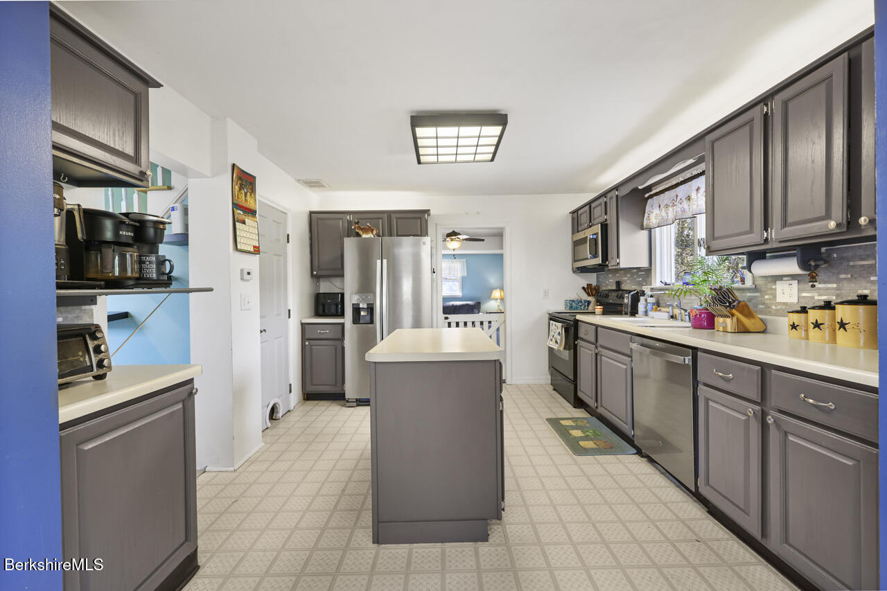 31 East Housatonic St