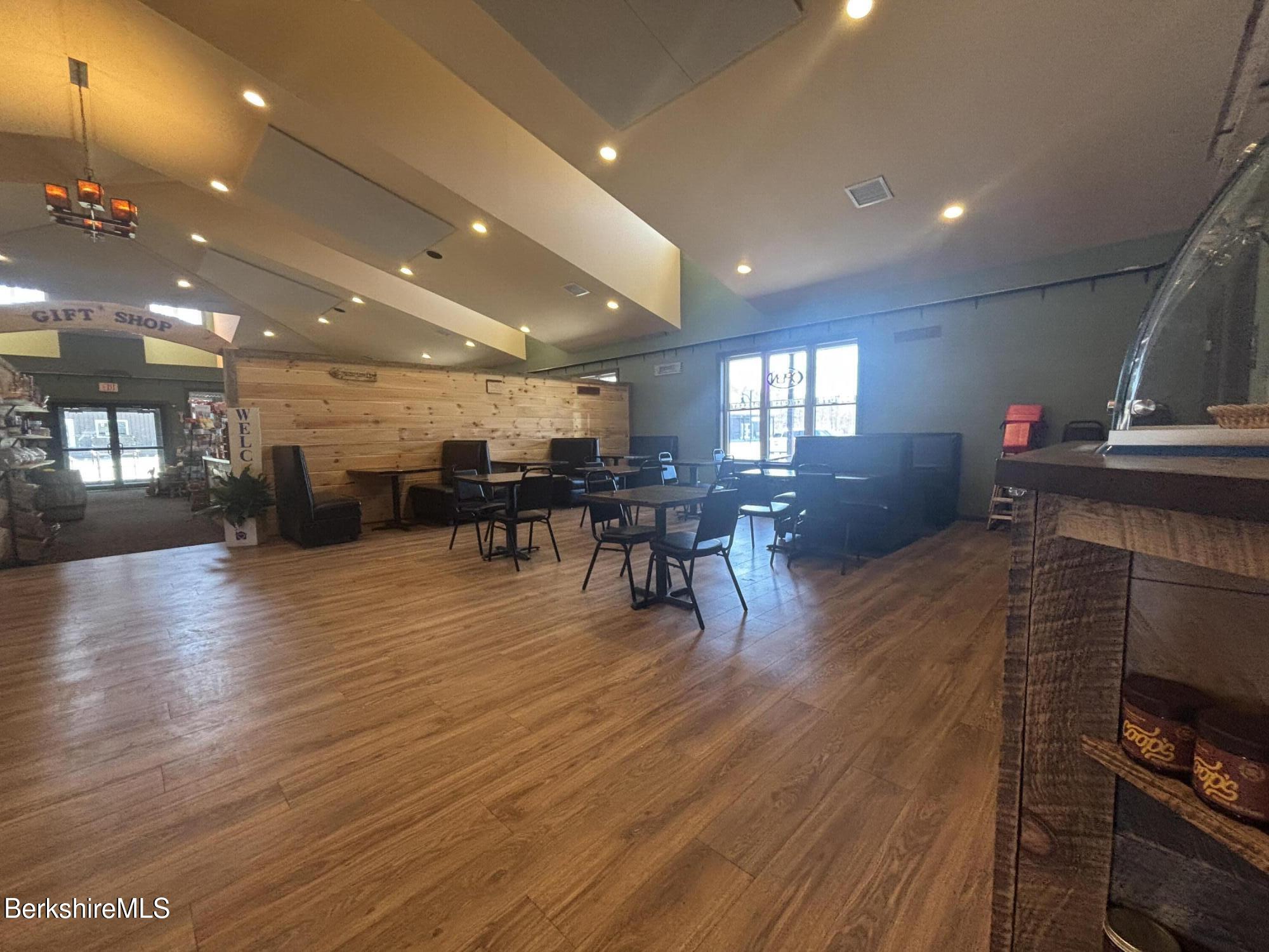 20 Williamstown Rd
