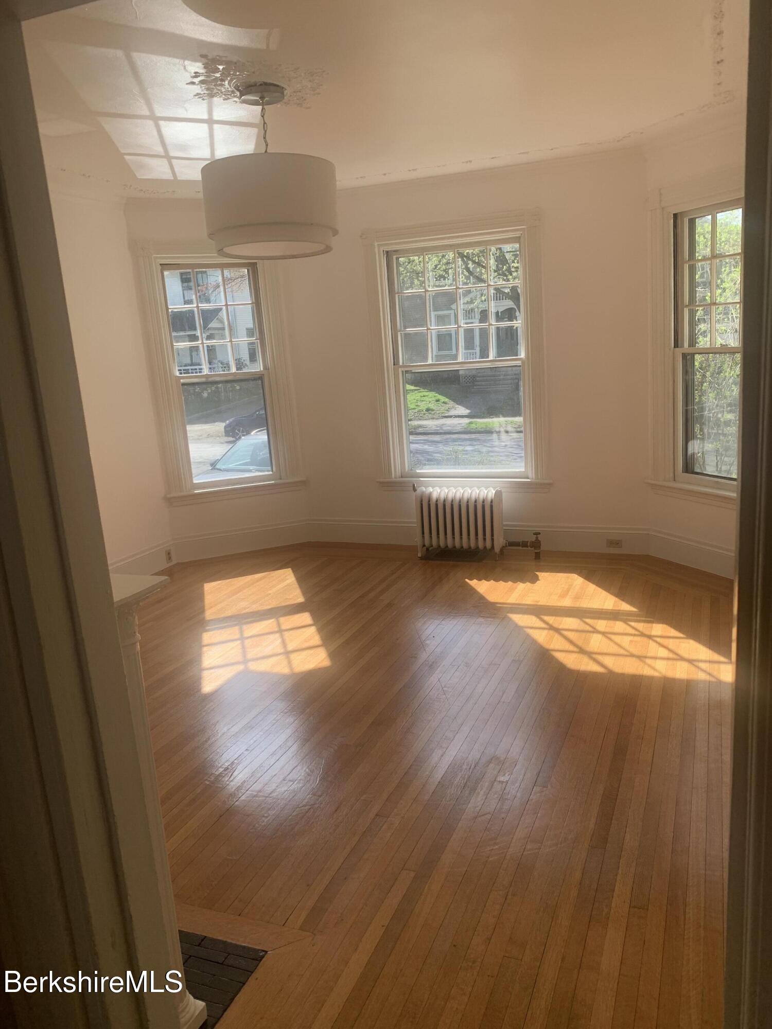 31 Bartlett Ave