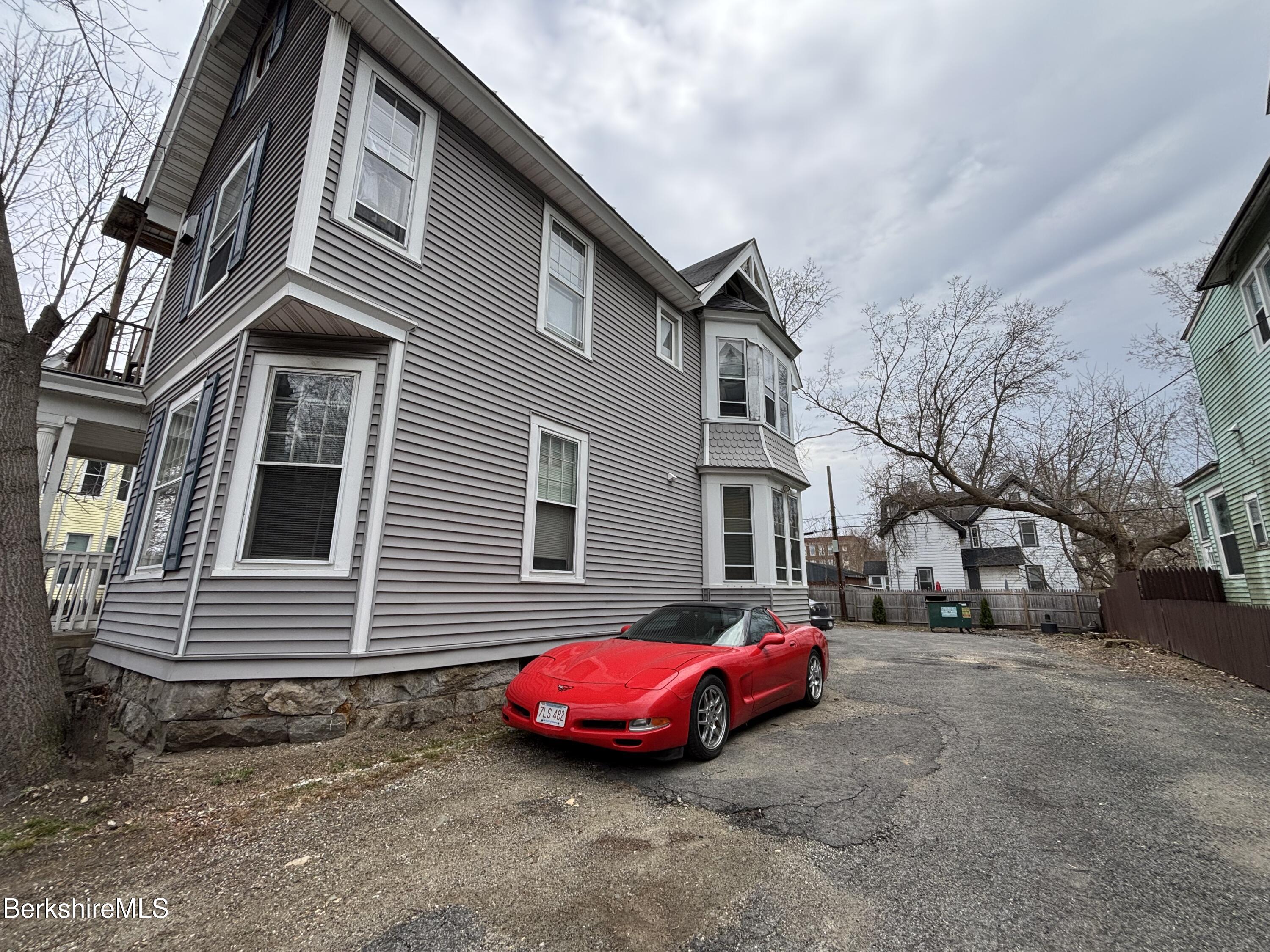 31 Bartlett Ave