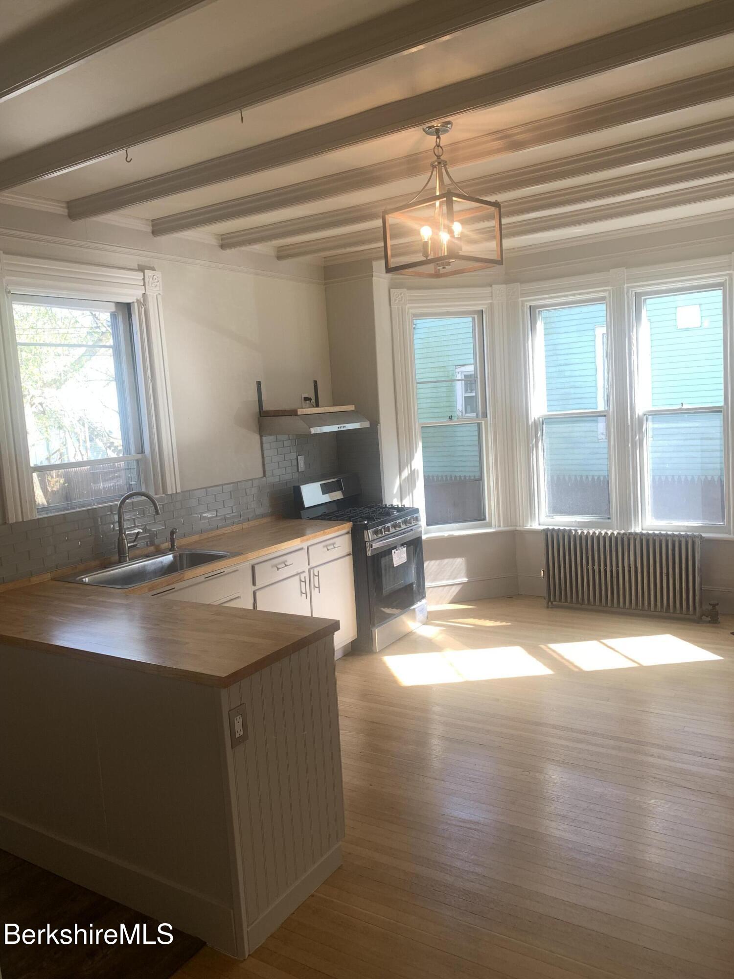 31 Bartlett Ave