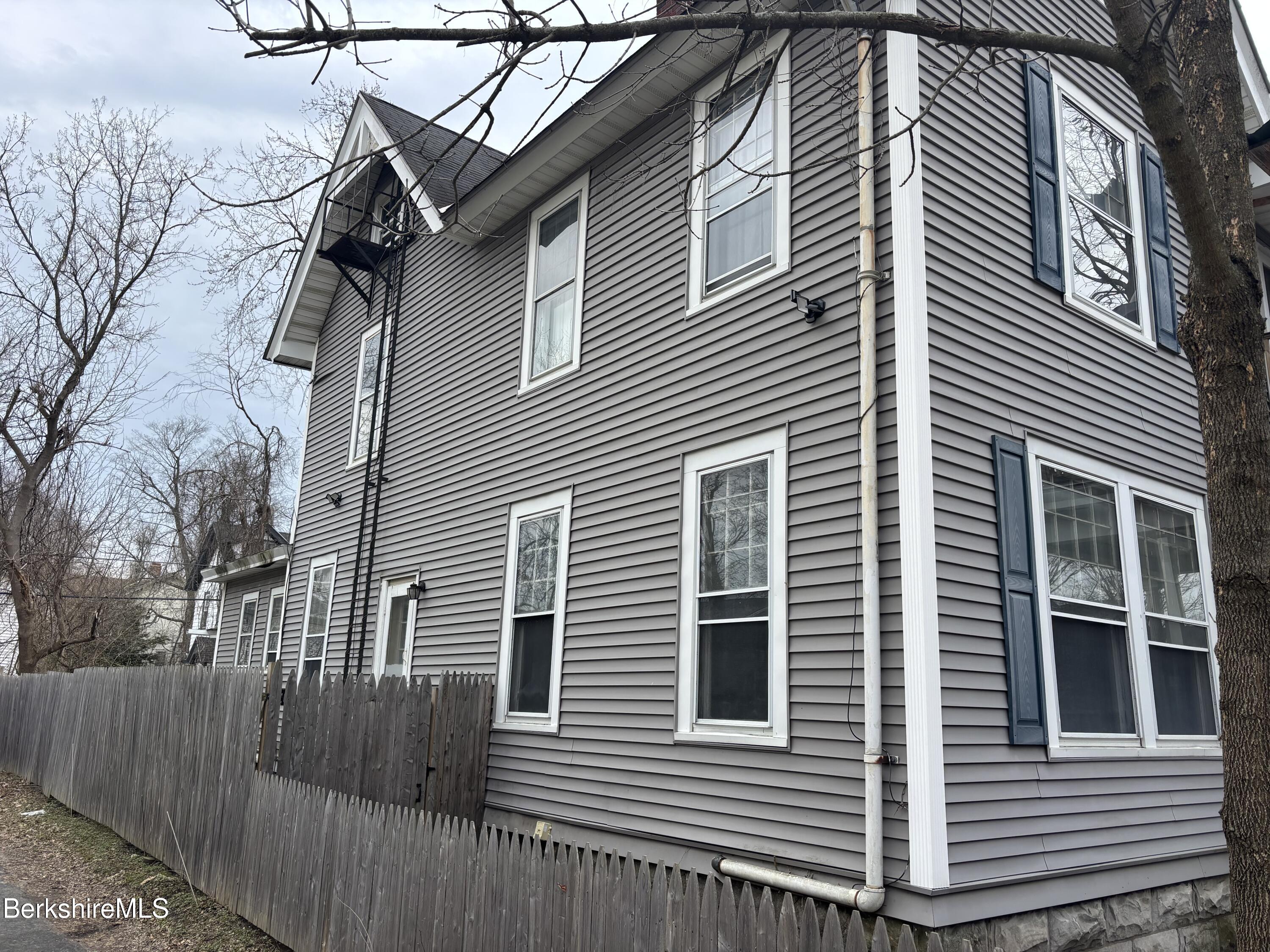 31 Bartlett Ave