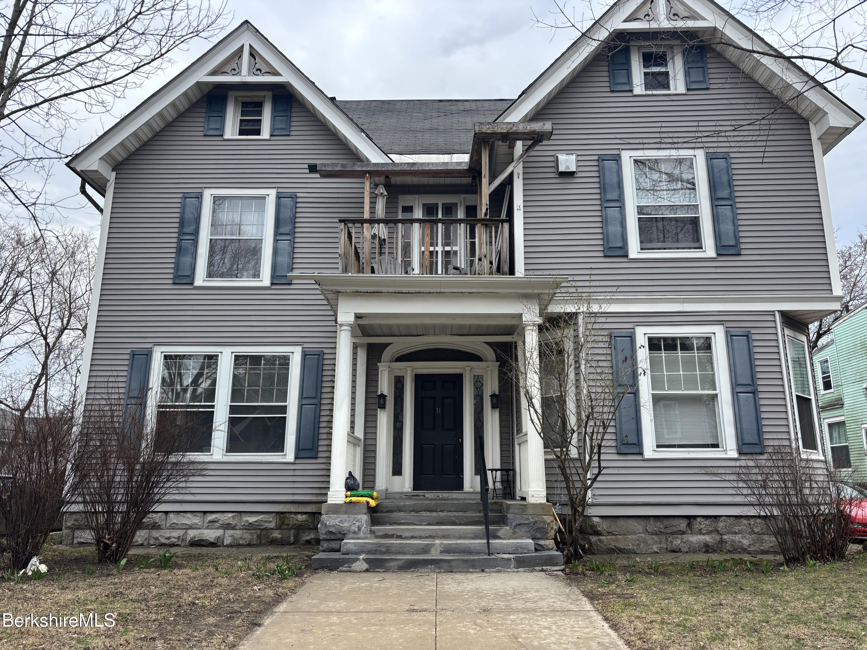 31 Bartlett Ave