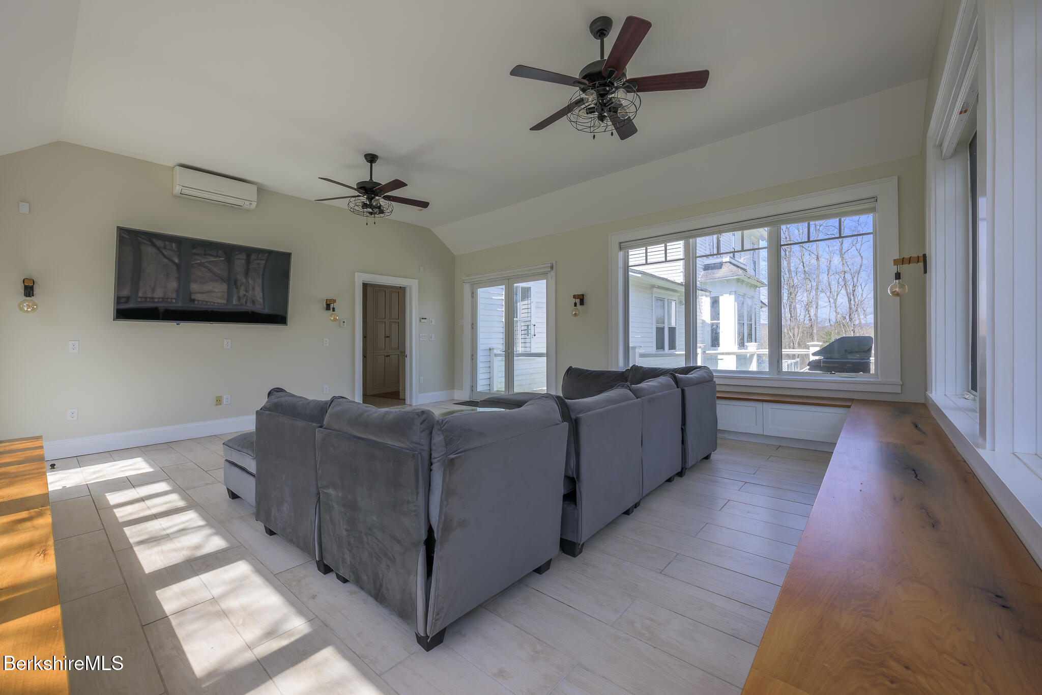 21 Stockbridge Rd